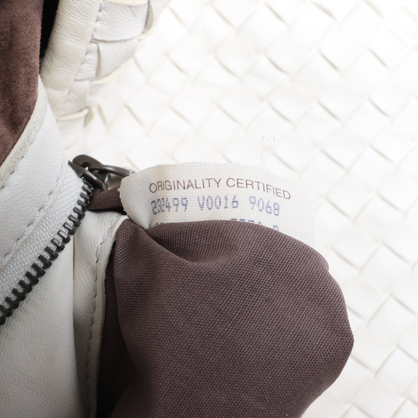 Bottega Veneta Intrecciato Hobo Leather Shoulder bag in White
