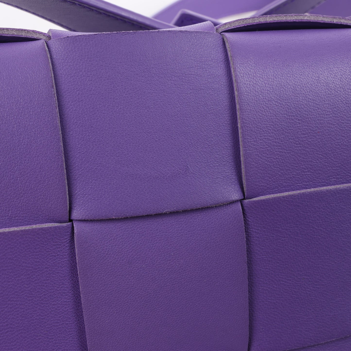 Bottega Veneta Maxi Intrecciato Cassette Leather Shoulder Bag in Purple