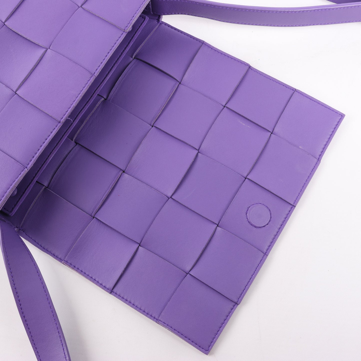 Bottega Veneta Maxi Intrecciato Cassette Leather Shoulder Bag in Purple