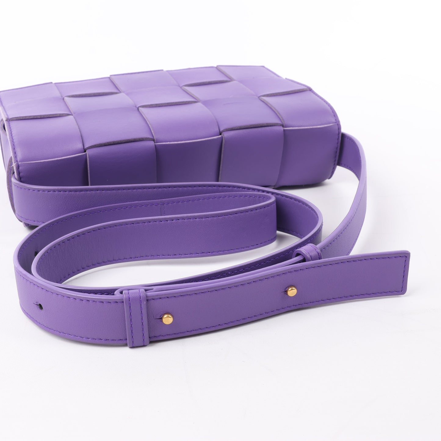 Bottega Veneta Maxi Intrecciato Cassette Leather Shoulder Bag in Purple