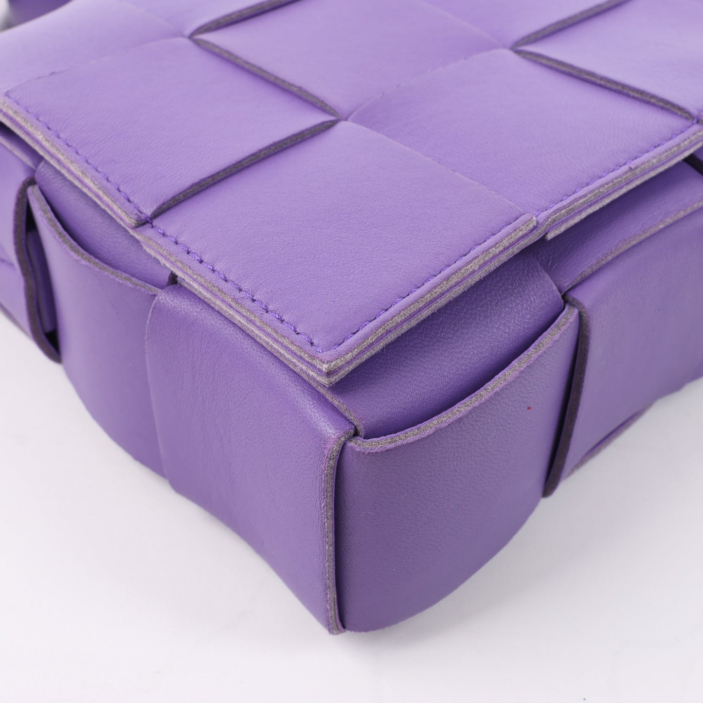 Bottega Veneta Maxi Intrecciato Cassette Leather Shoulder Bag in Purple