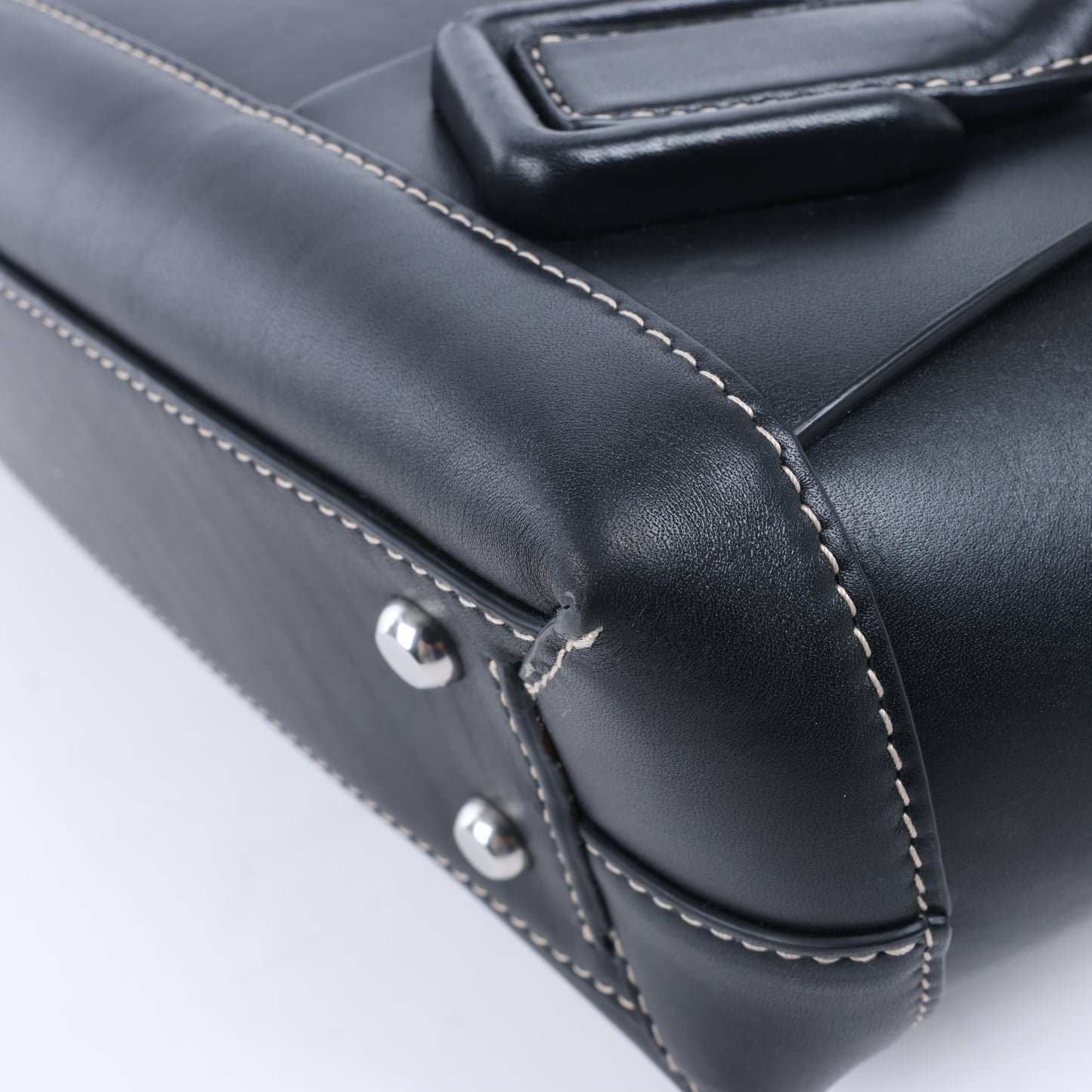 Bottega Veneta Arco Maxi Intrecciato Leather Handbag in Black