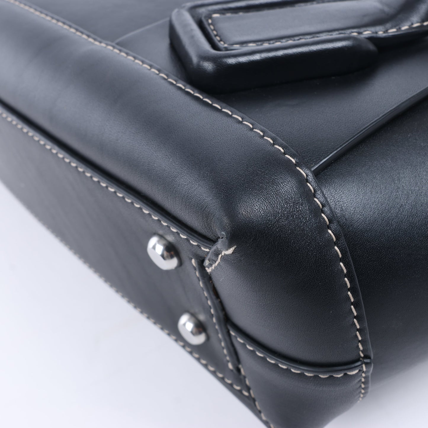 Bottega Veneta Arco Maxi Intrecciato Leather Handbag in Black