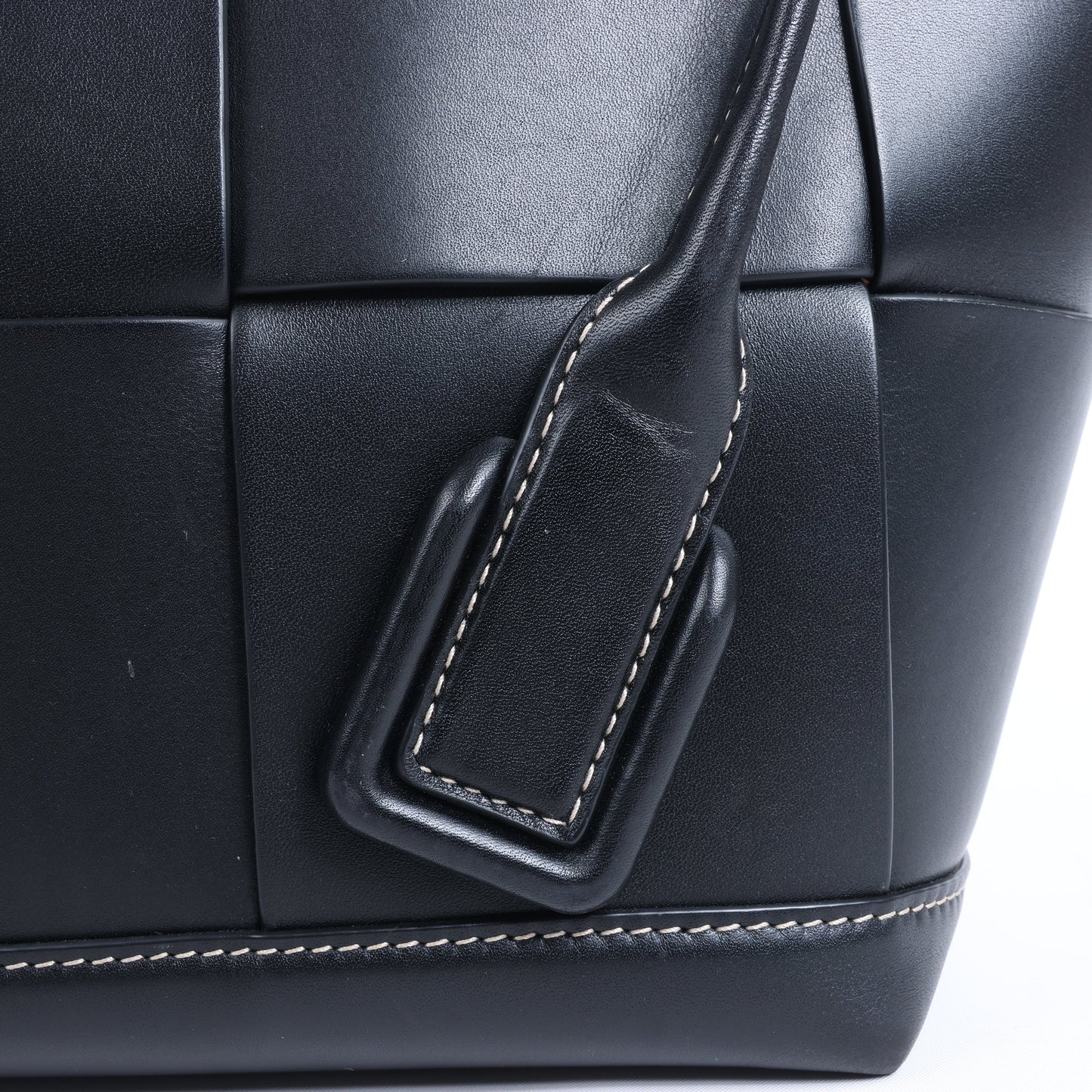 Bottega Veneta Arco Maxi Intrecciato Leather Handbag in Black