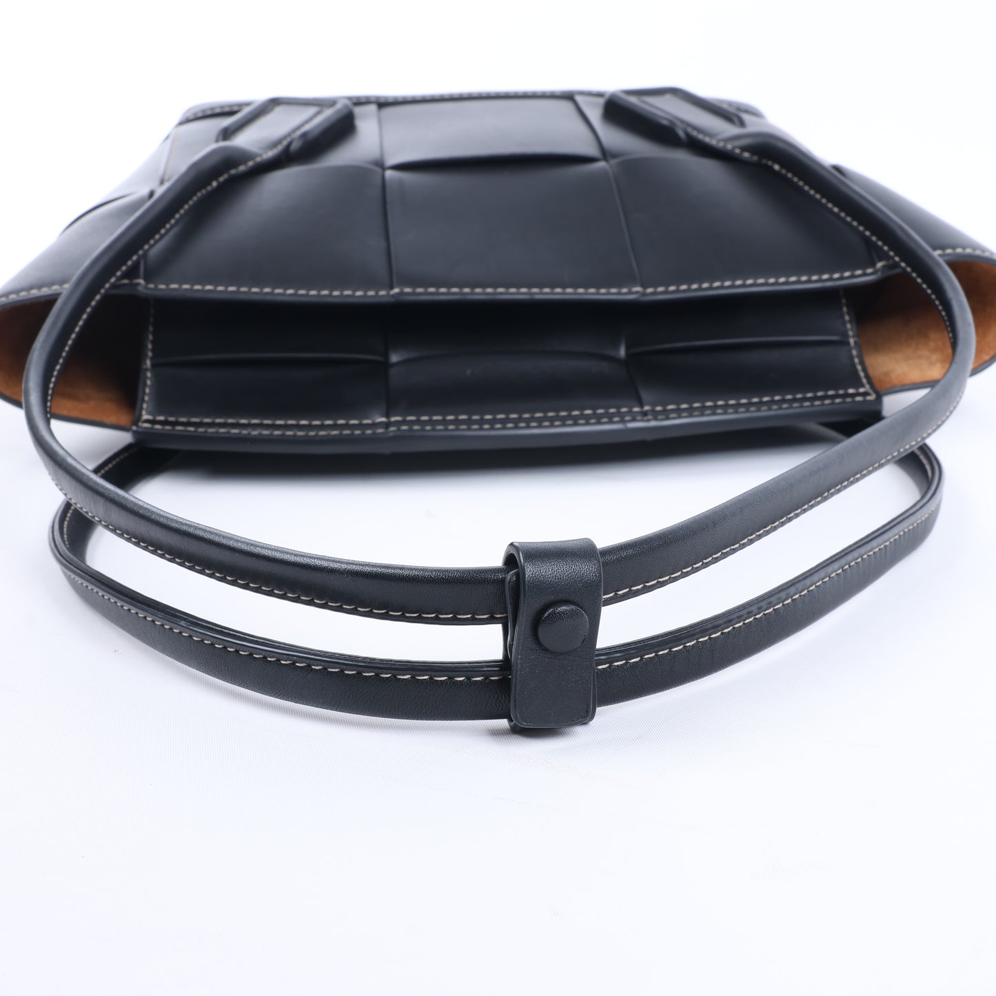 Bottega Veneta Arco Maxi Intrecciato Leather Handbag in Black