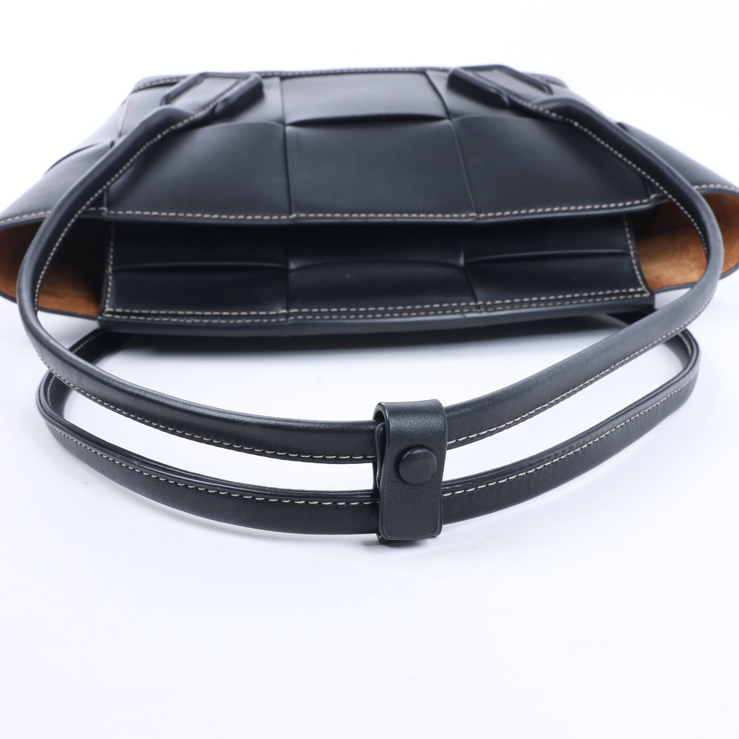 Bottega Veneta Arco Maxi Intrecciato Leather Handbag in Black