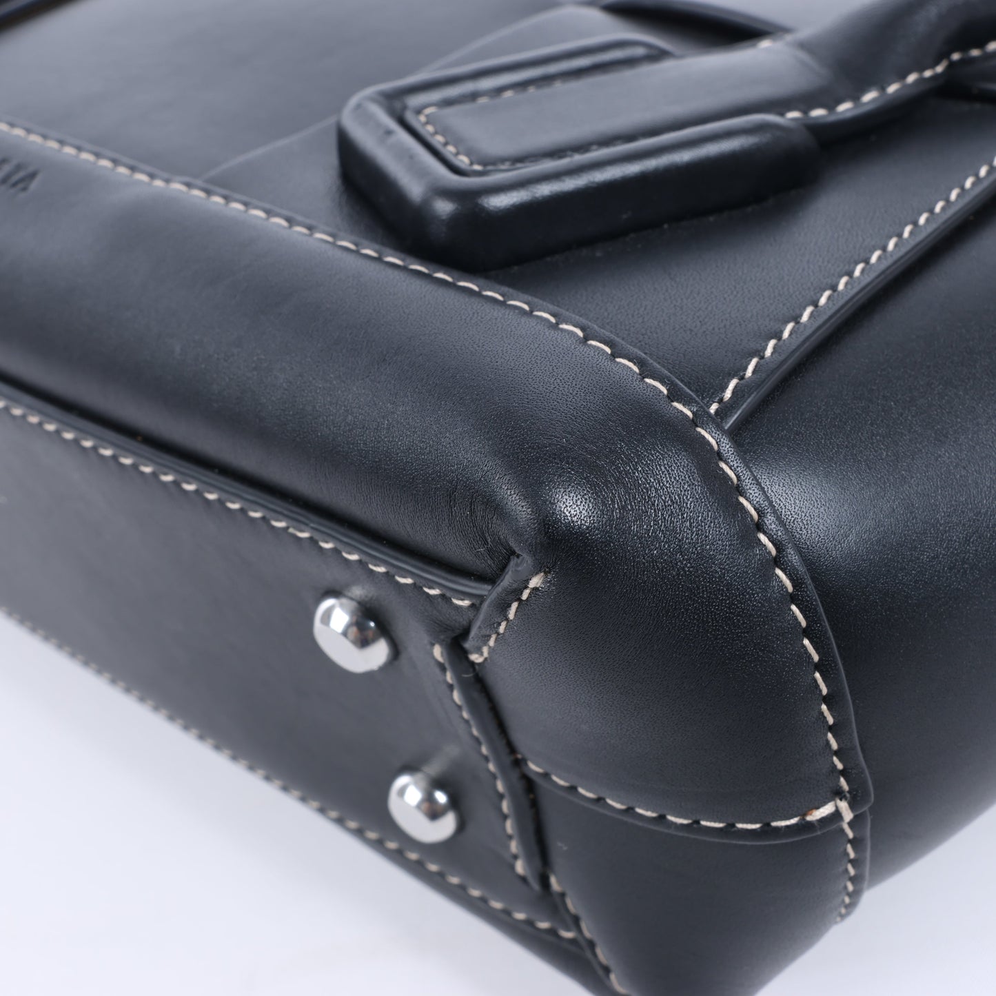 Bottega Veneta Arco Maxi Intrecciato Leather Handbag in Black
