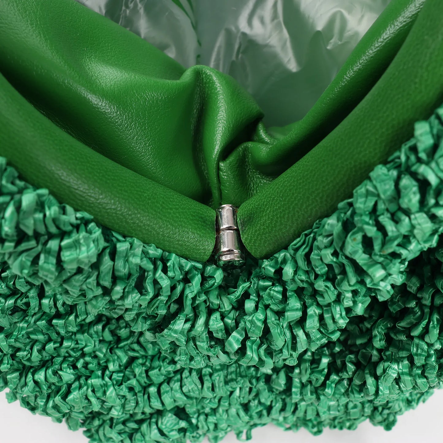 Bottega Veneta The Pouch Mini Raffia x Leather Crossbody bag in Green