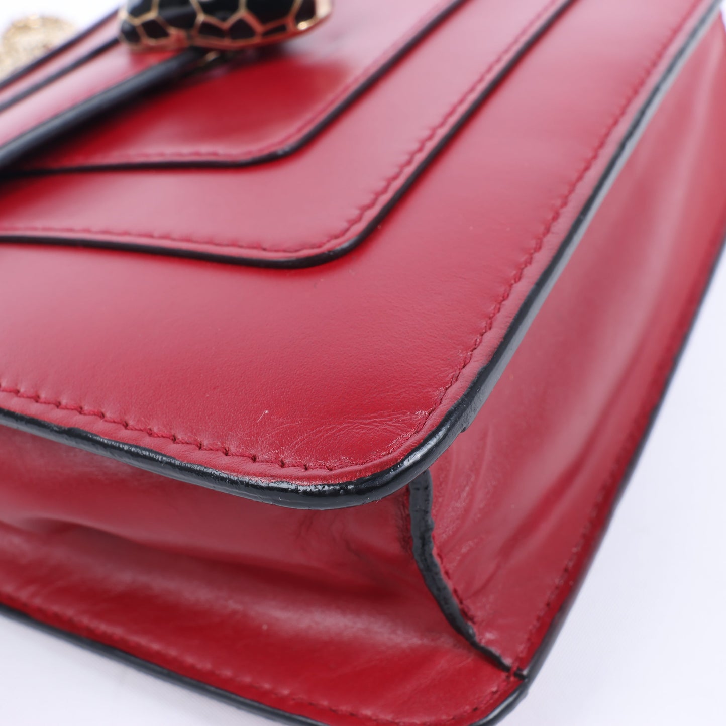 Sac à bandoulière BVLGARI Serpenti Forever en cuir rouge