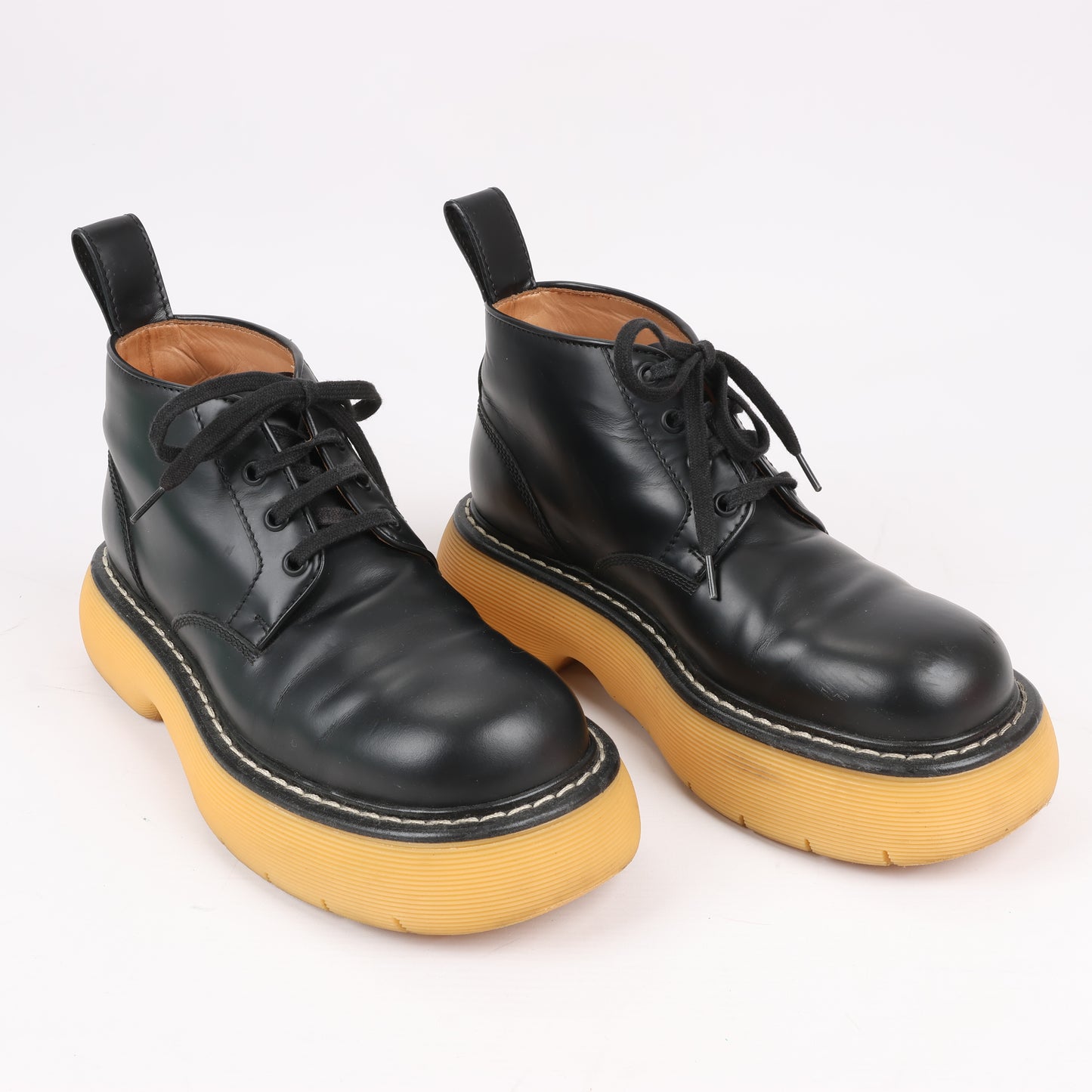 Bottega Veneta The Bounce - Bottines courtes en cuir noir et moutarde, pointure 39