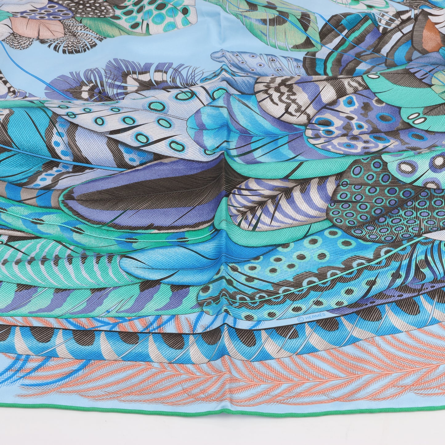 Hermès Carré 90 "PLUMES EN FETE" Foulard 100% Soie en Bleu