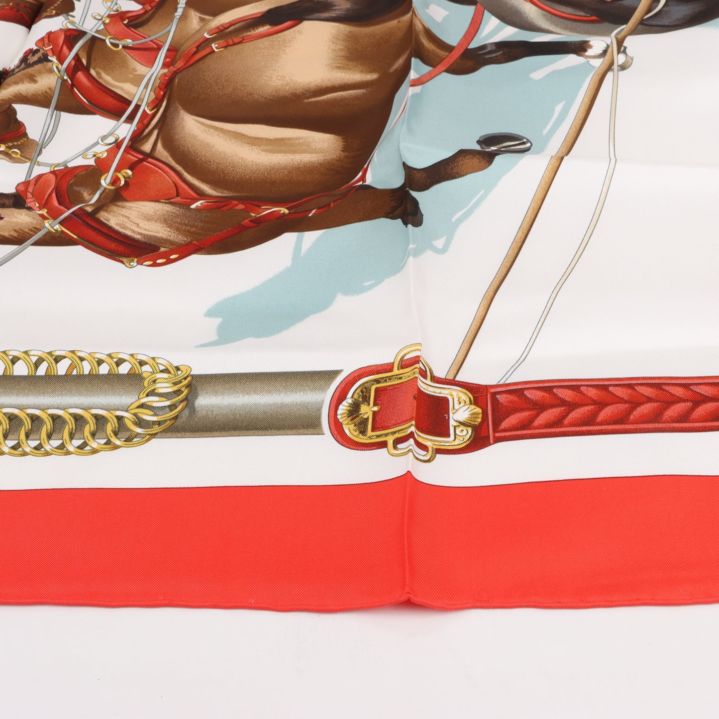 Hermès Carré 90 „ATTELAGE EN ARBALETE“ Schal aus 100 % Seide in Rot