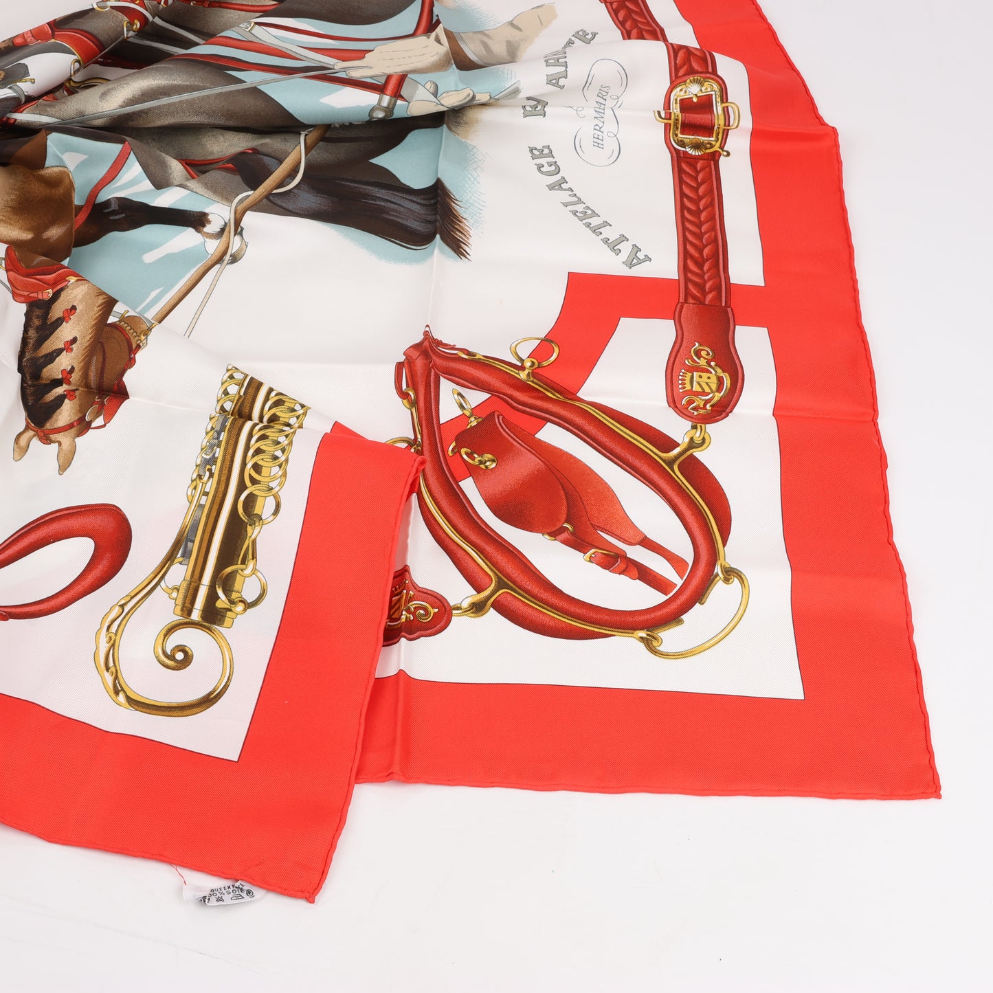 Hermès Carré 90 „ATTELAGE EN ARBALETE“ Schal aus 100 % Seide in Rot