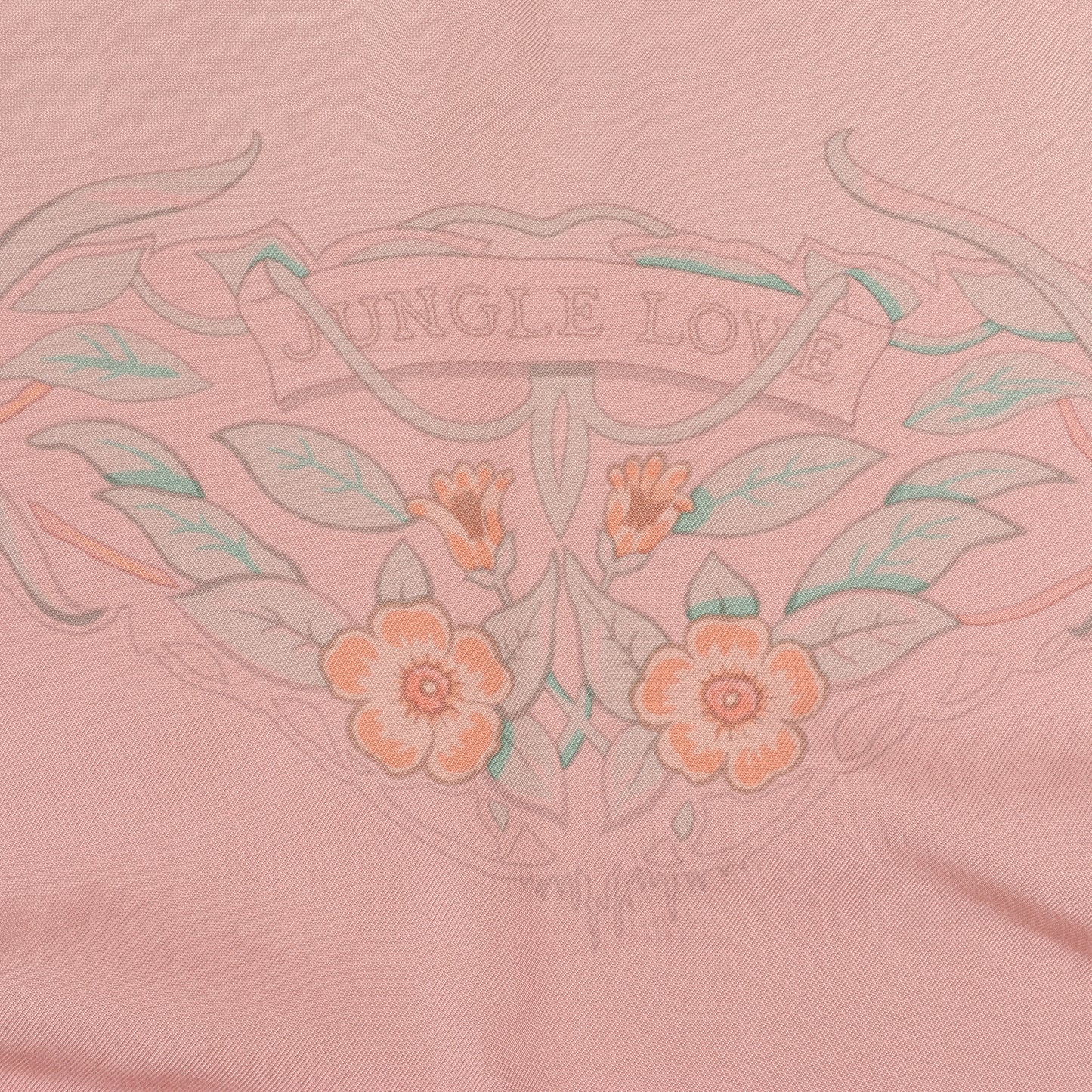 Carré Hermès Carré 90 « JUNGLE LOVE » 100 % soie rose