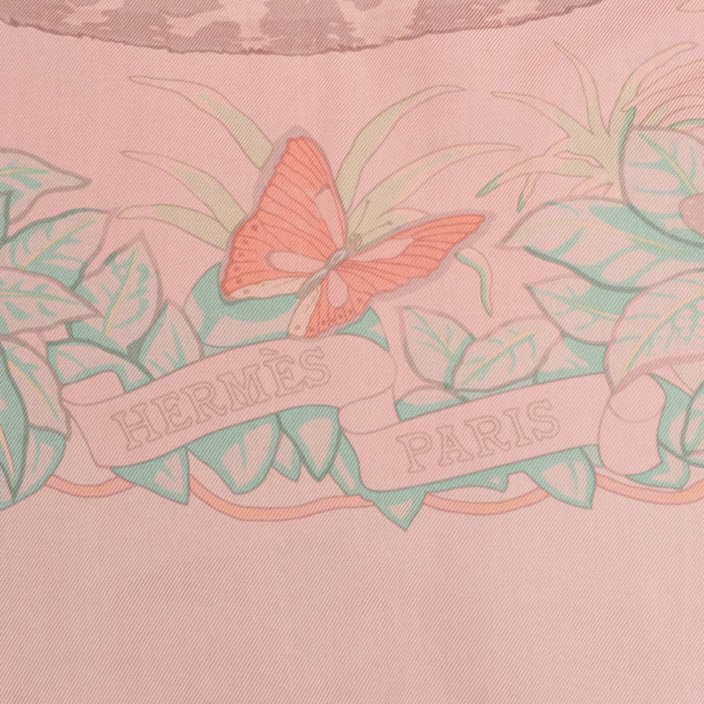 Carré Hermès Carré 90 « JUNGLE LOVE » 100 % soie rose