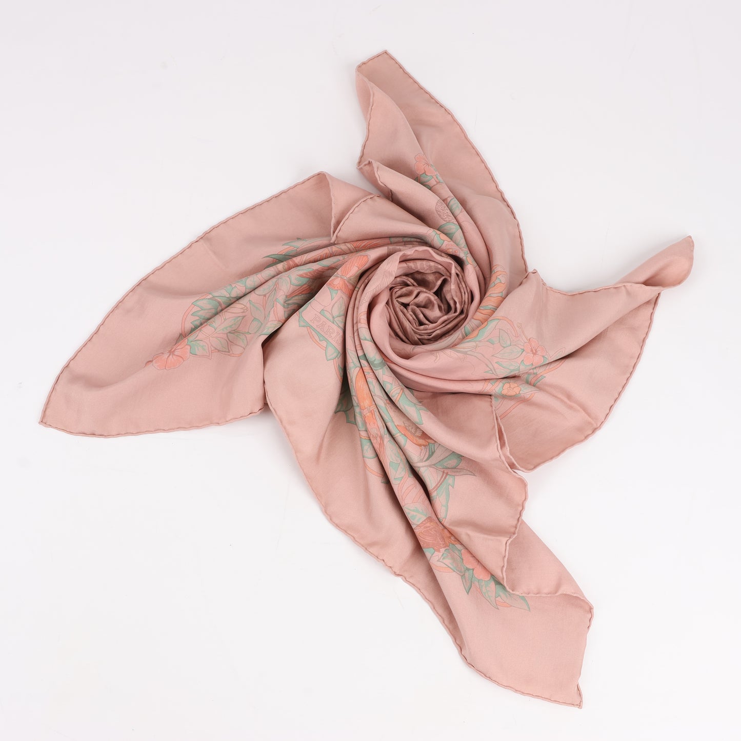 Carré Hermès Carré 90 « JUNGLE LOVE » 100 % soie rose