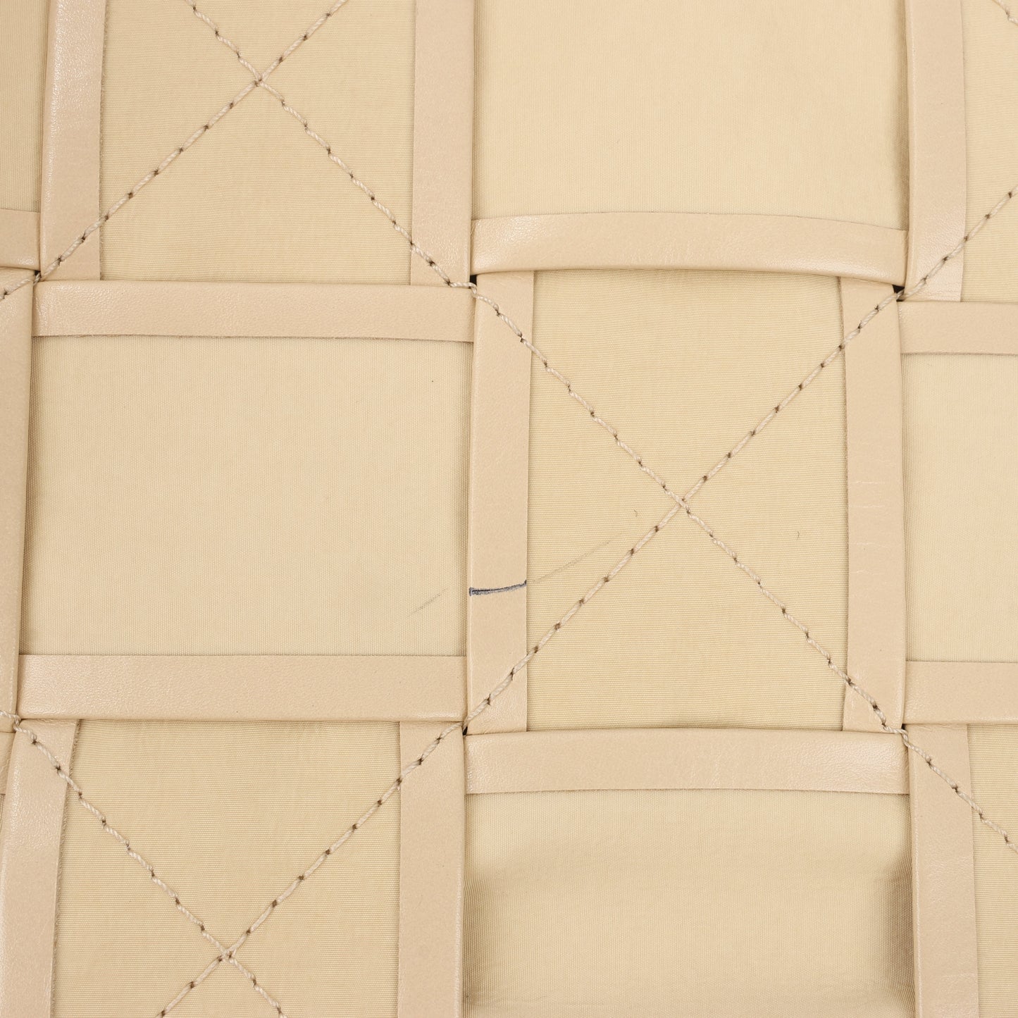 Bottega Veneta Maxi Intrecciato Kassetten-Umhängetasche aus Leder in Beige