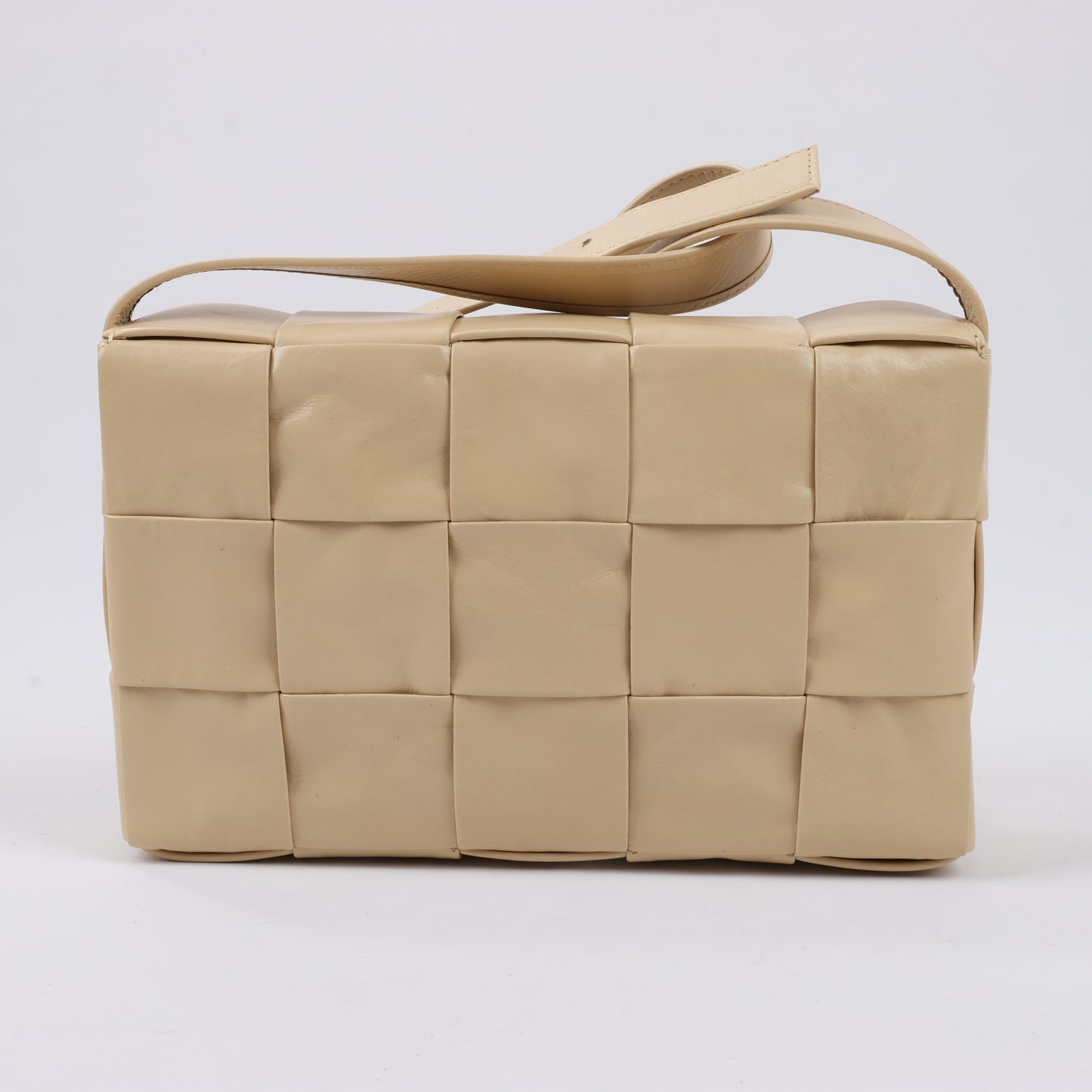 Bottega Veneta Maxi Intrecciato Cassette Leather Shoulder Bag in Beige