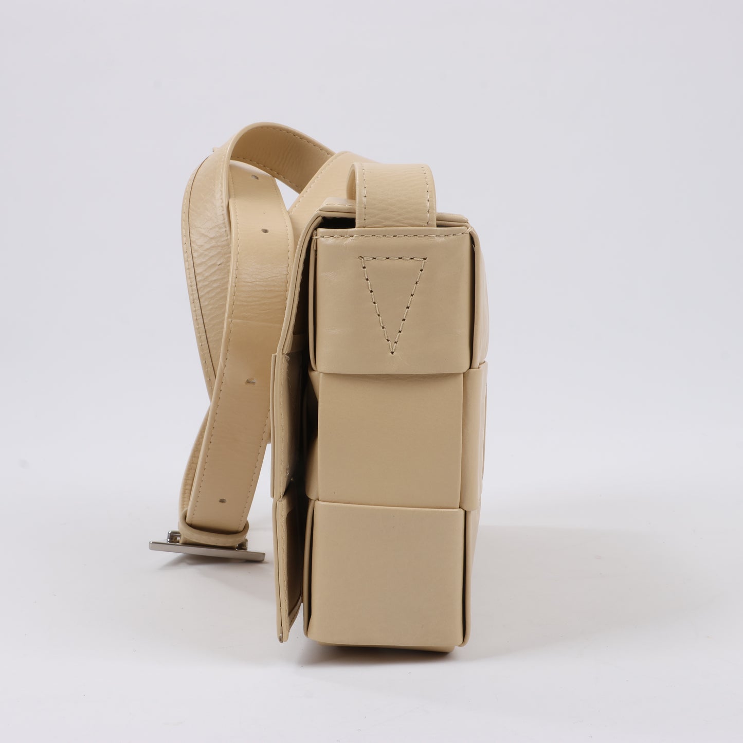 Bottega Veneta Maxi Intrecciato Cassette Leather Shoulder Bag in Beige