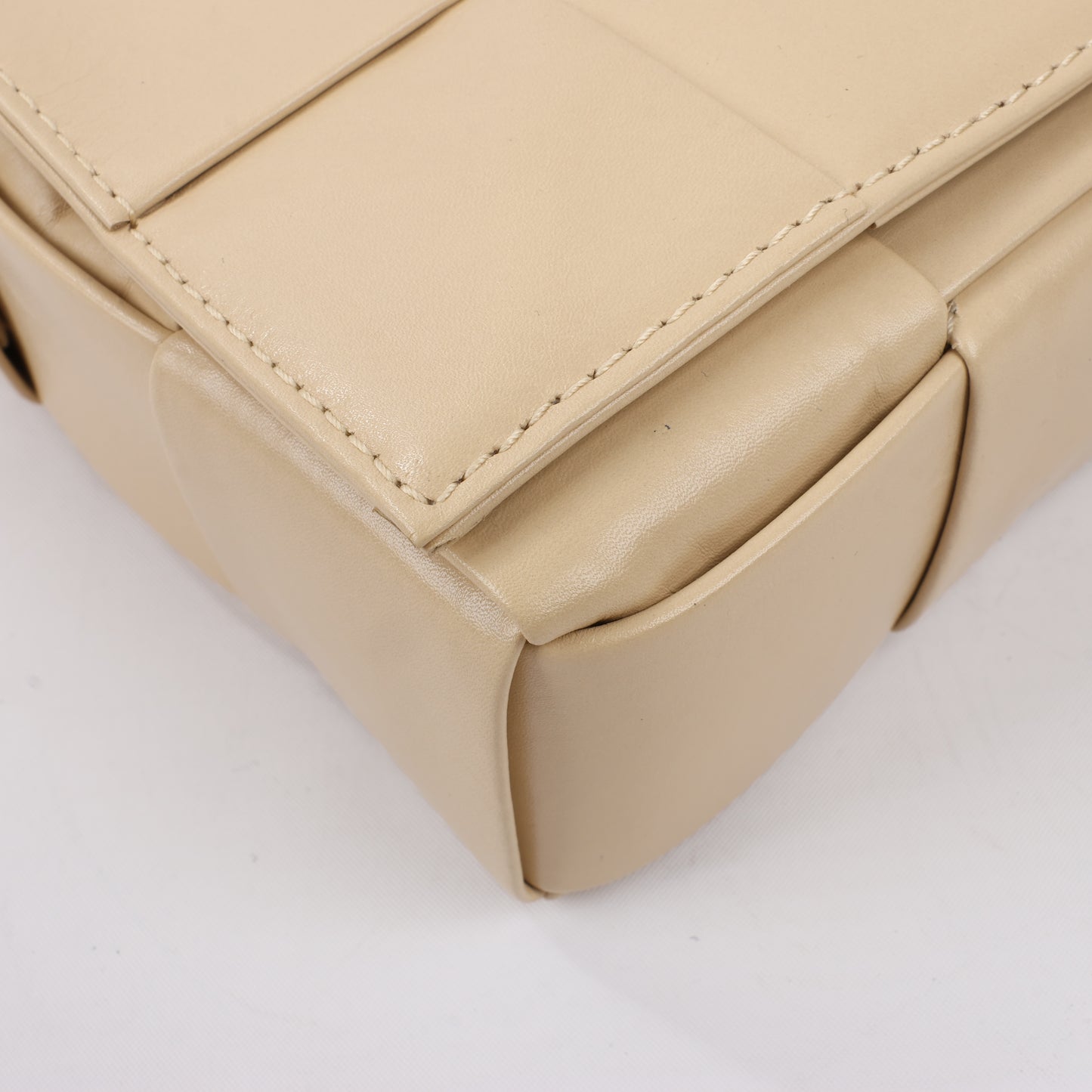 Bottega Veneta Maxi Intrecciato Cassette Leather Shoulder Bag in Beige