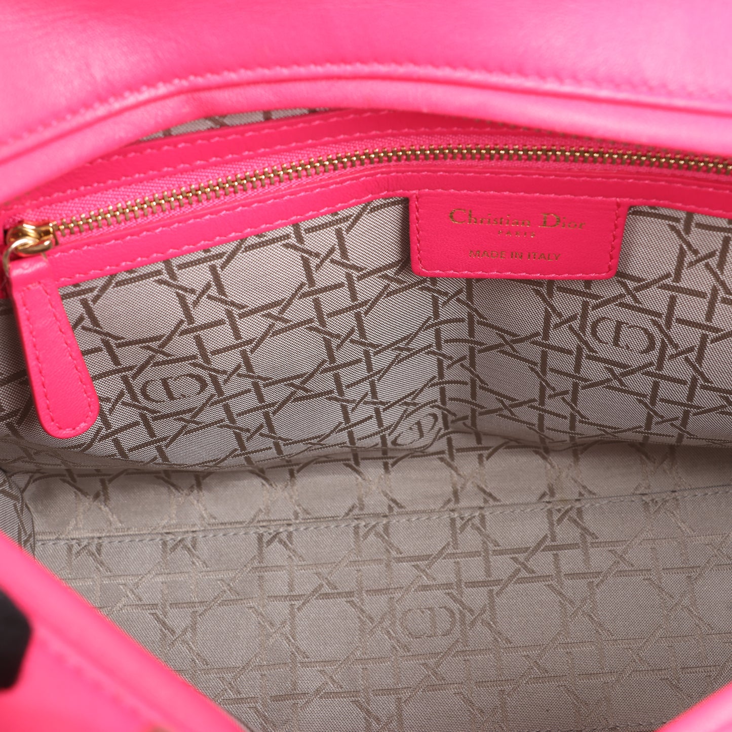 Grand sac à main double usage en cuir rose Christian Dior Lady Dior Cannage