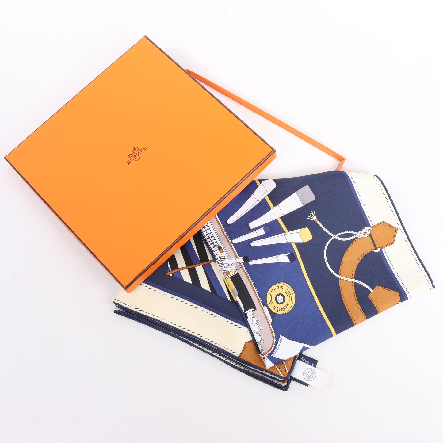Hermès Carré 90 "BAGAGE A MAIN" Silk Scarf
