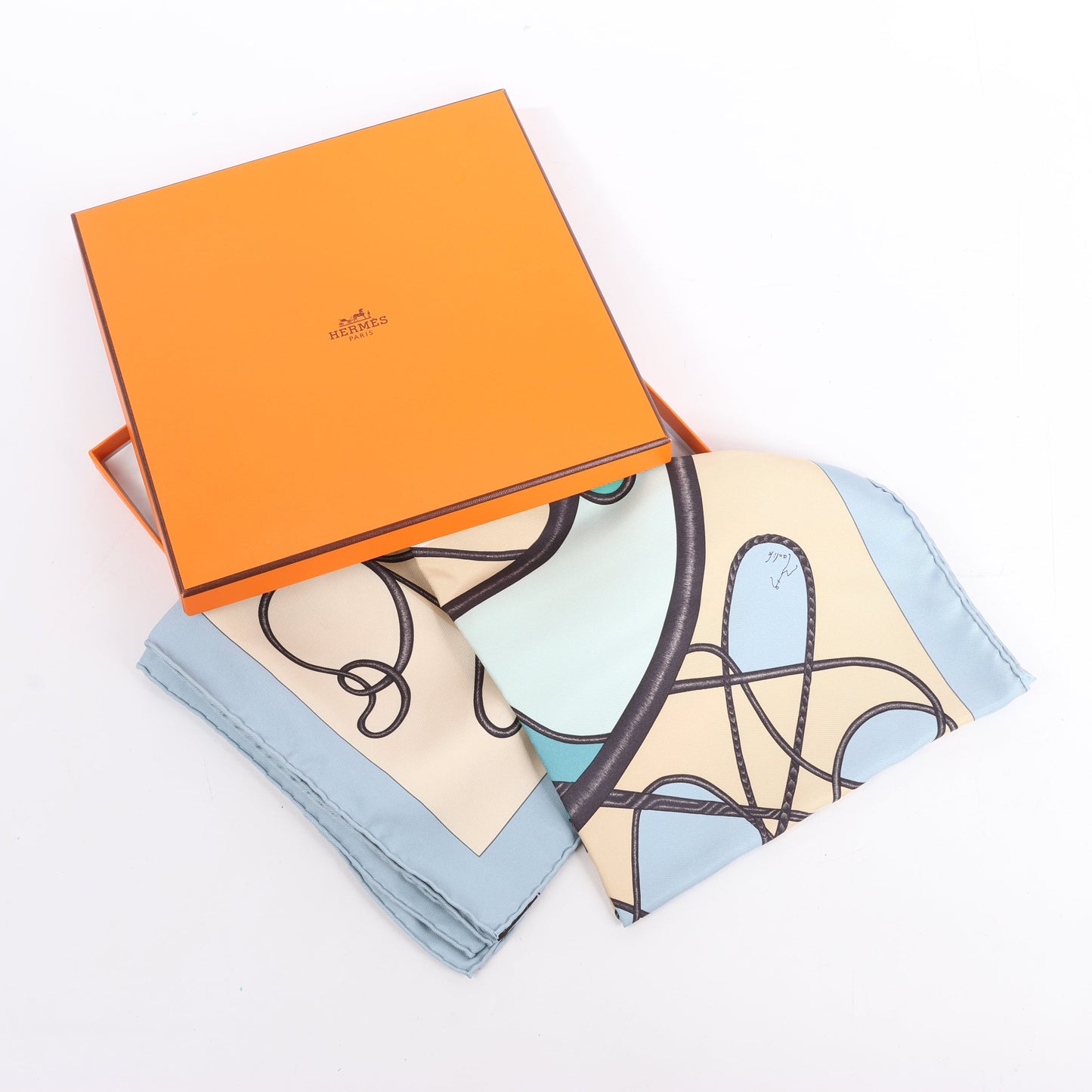 Hermès Carré 90 "Coup De Fouet" Silk handkerchief in Beige