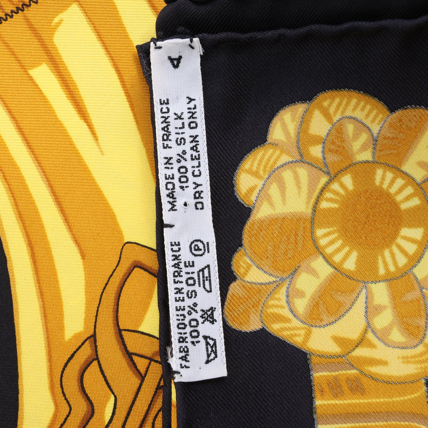 Hermès Carré 90 "ARMETS en PANACHE" Foulard en soie