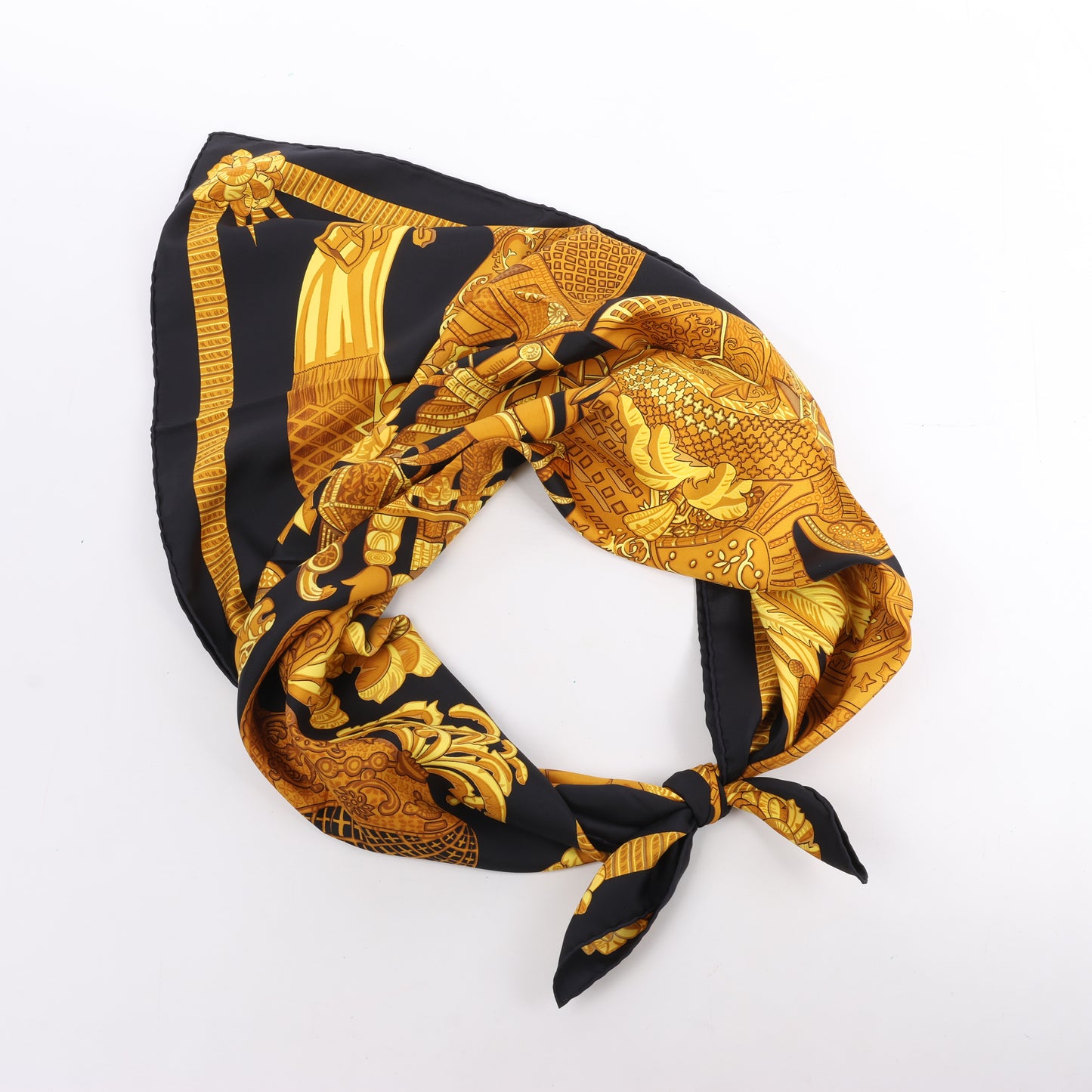 Hermès Carré 90 "ARMETS en PANACHE" Foulard en soie