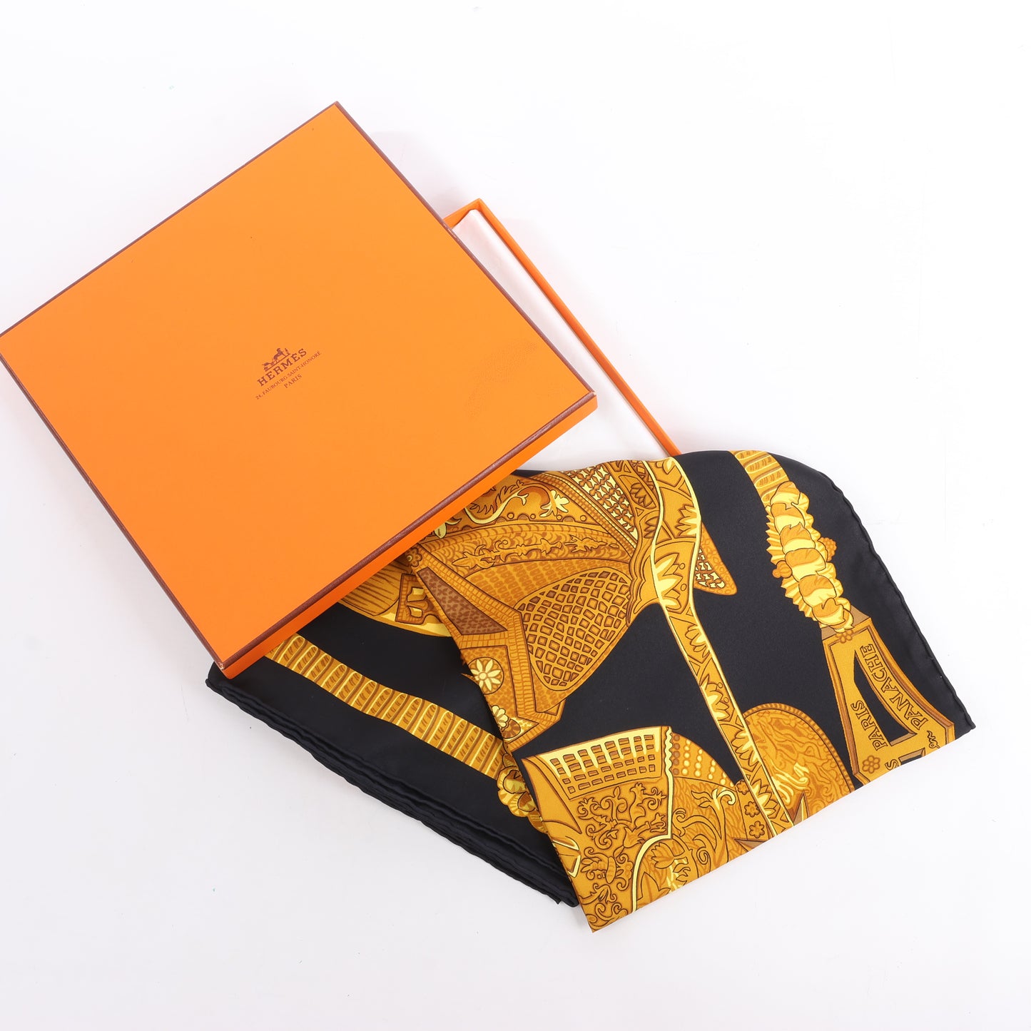 Hermès Carré 90 "ARMETS en PANACHE" Foulard en soie