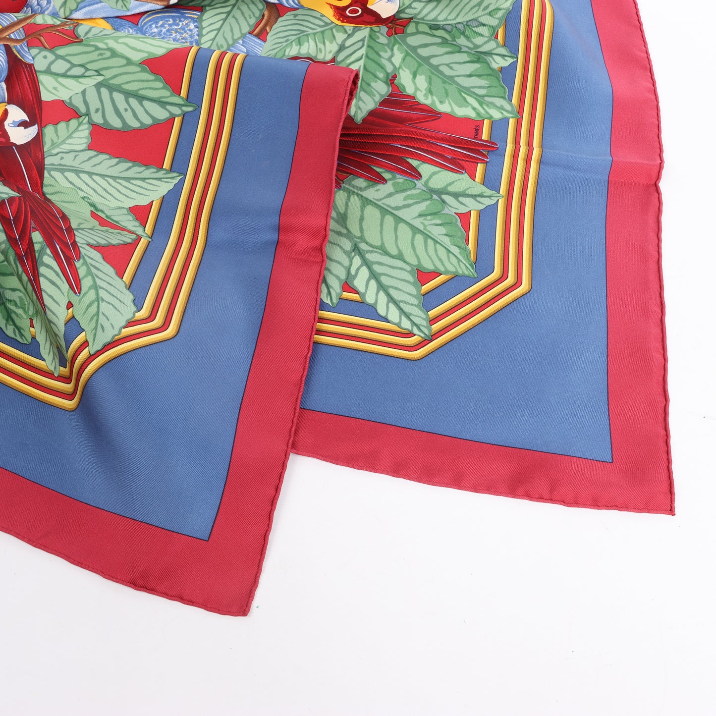 Hermès Carré 90 "LES PERROQUETS" Silk Scarf