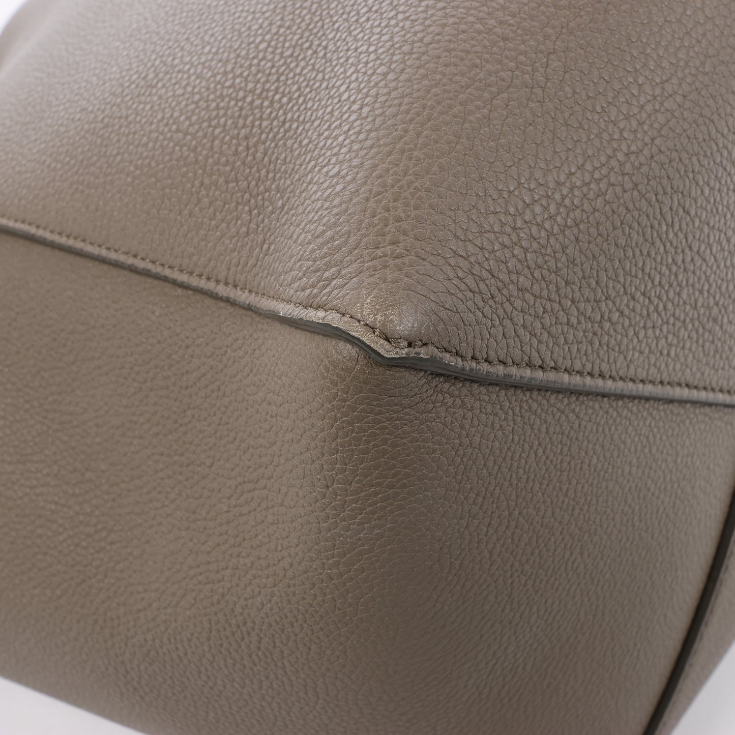 Celine – Cabas Phantom – Kleine Schultertasche aus Leder in Taupe