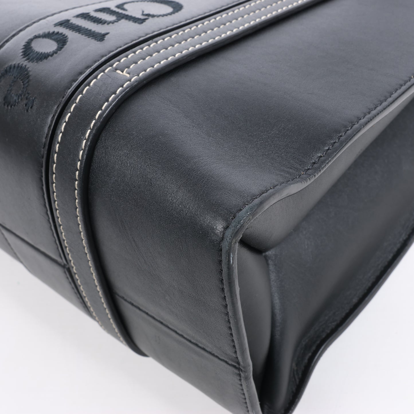 Sac cabas Chloé Woody Medium en cuir noir