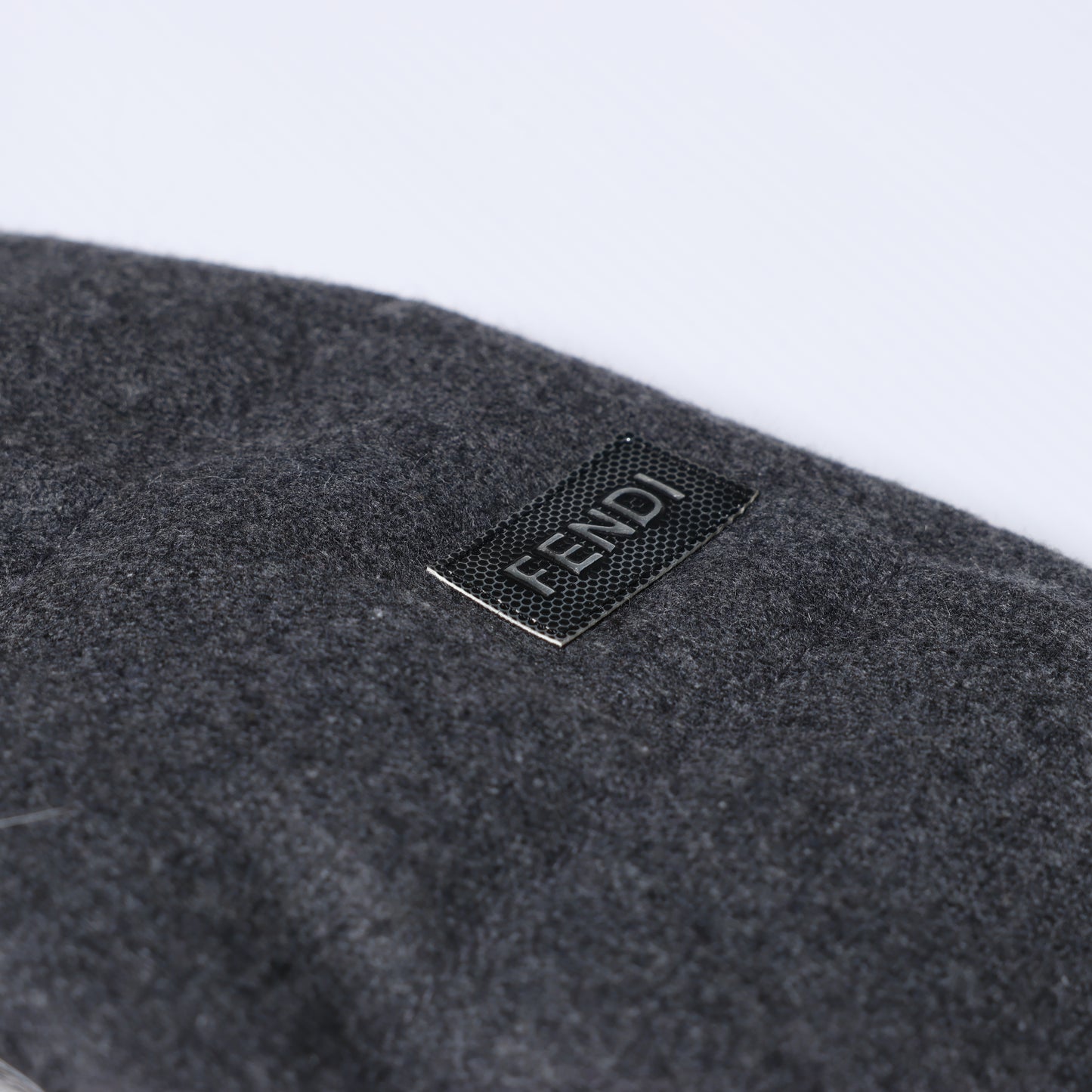 Fendi Pufferjacke aus Wollmischung mit Pelzbesatz, Größe 40