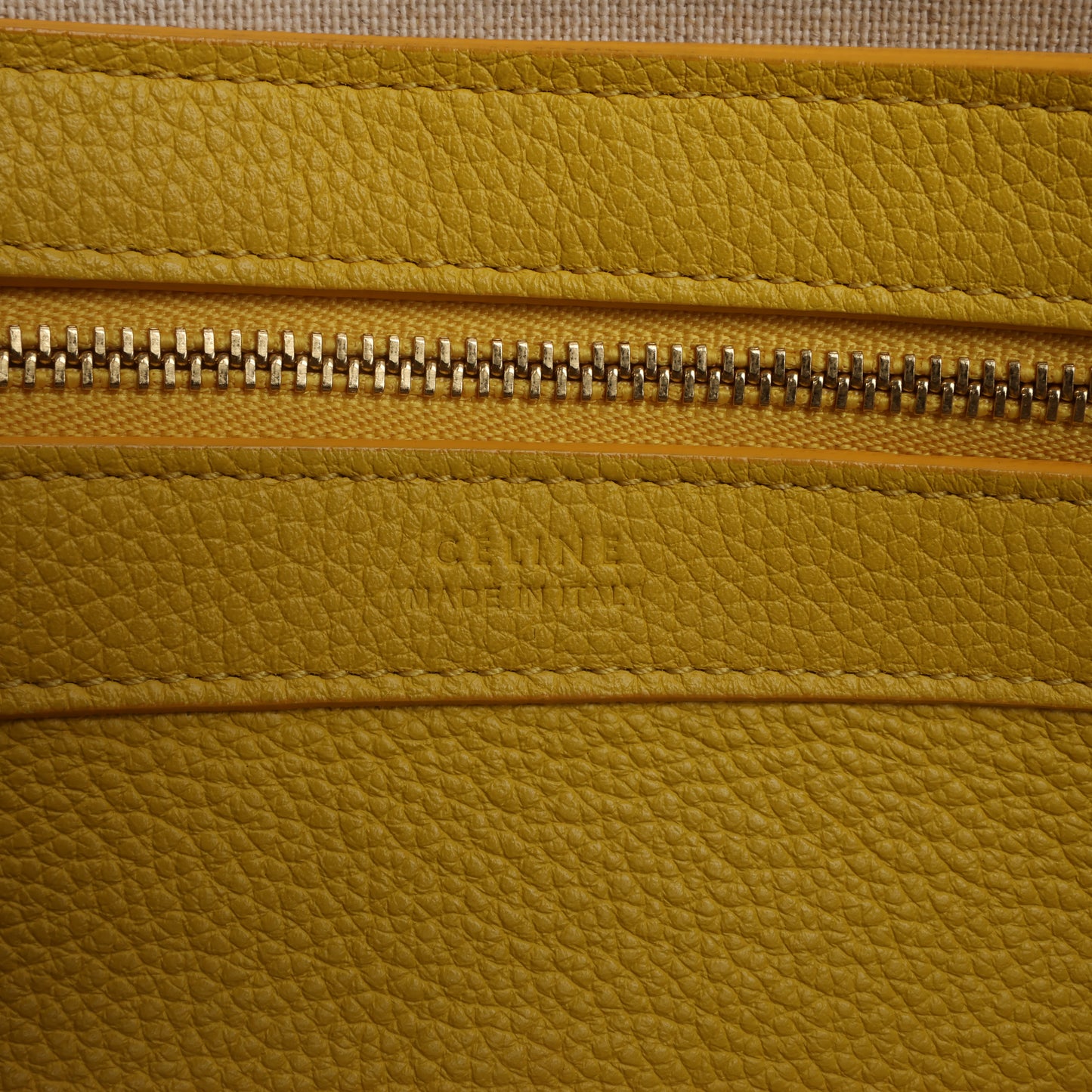 Petit sac à bandoulière en cuir Cabas Phantom de Céline, jaune