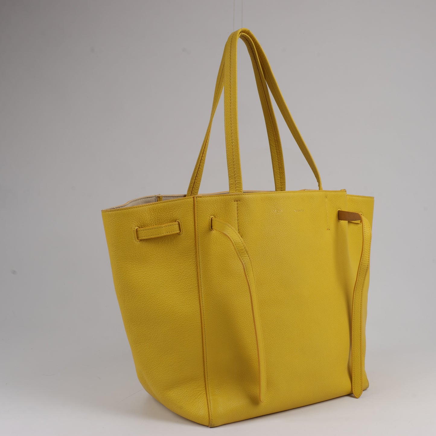 Petit sac à bandoulière en cuir Cabas Phantom de Céline, jaune