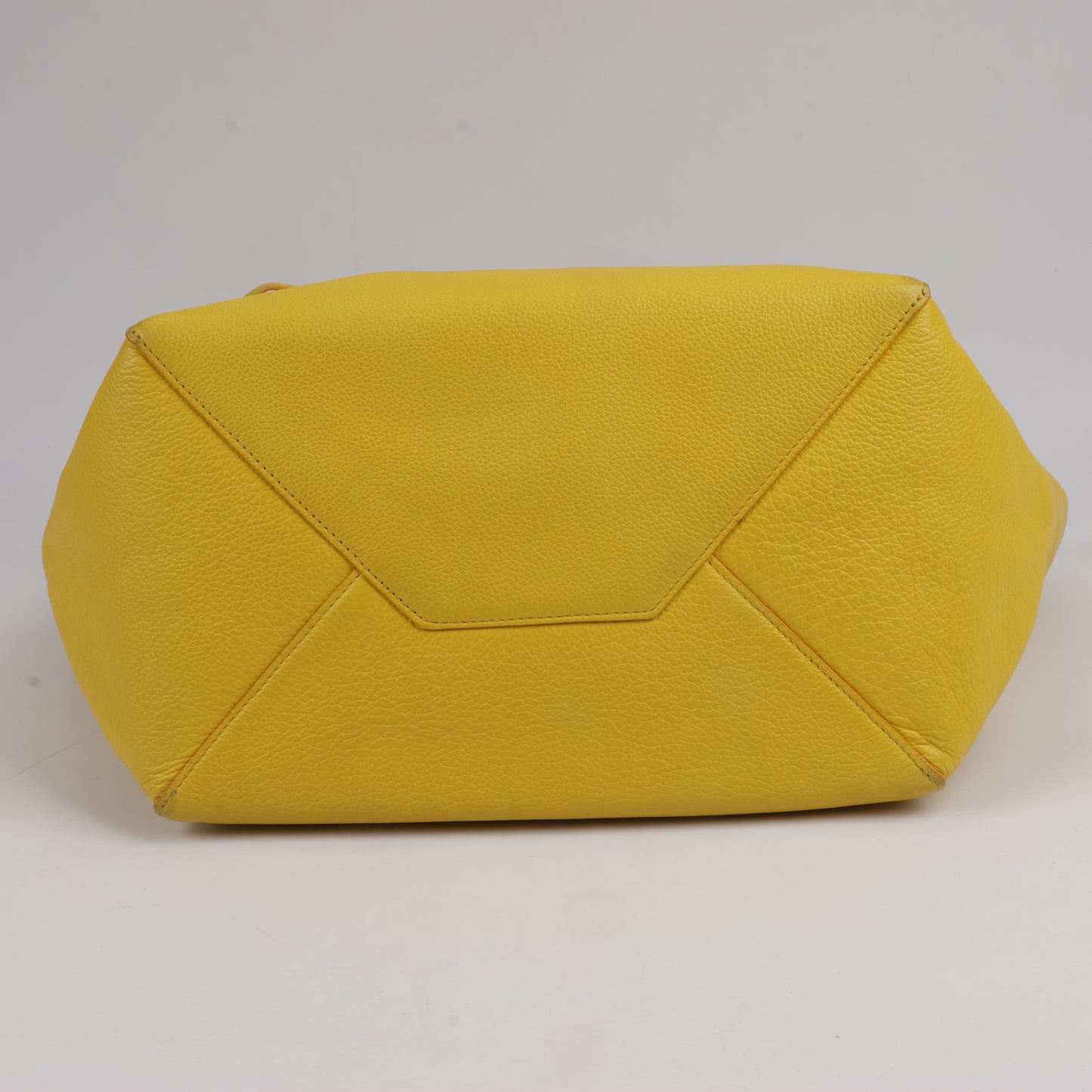 Petit sac à bandoulière en cuir Cabas Phantom de Céline, jaune