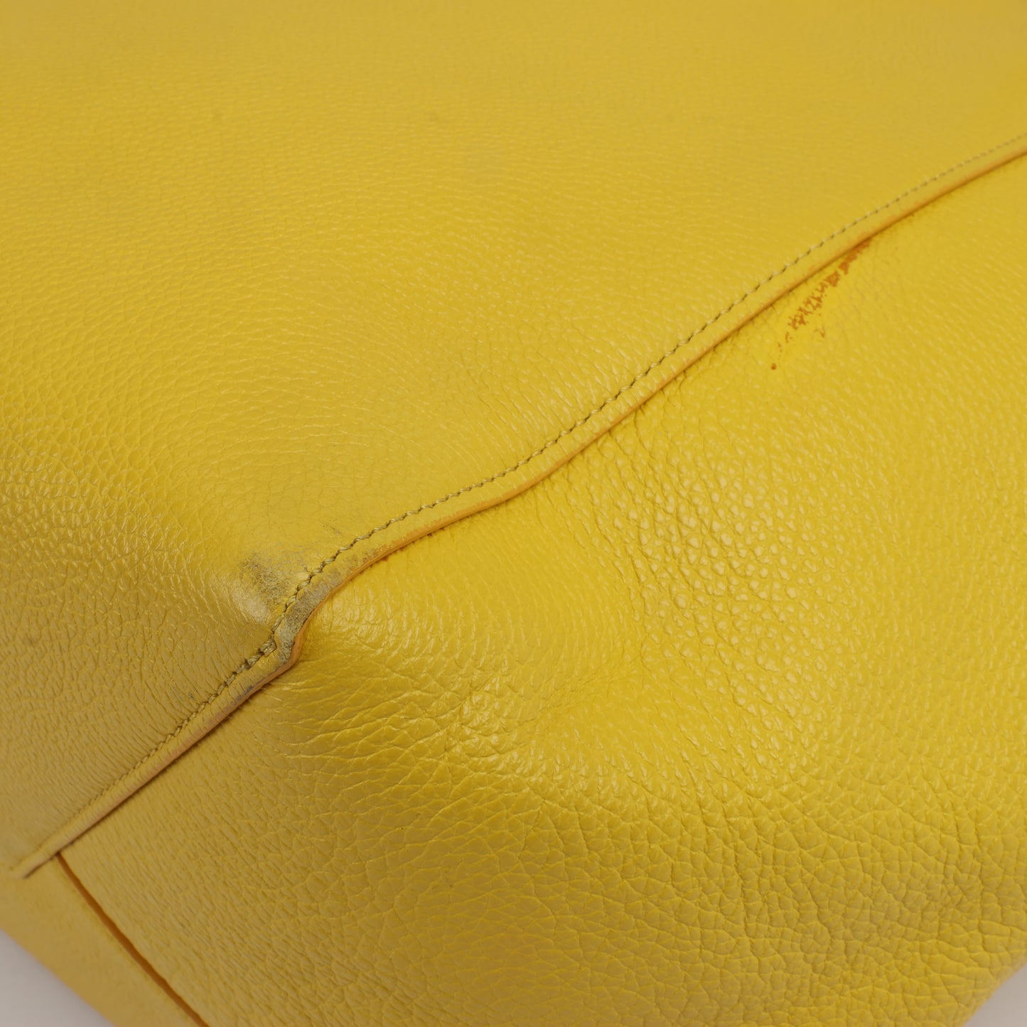 Petit sac à bandoulière en cuir Cabas Phantom de Céline, jaune