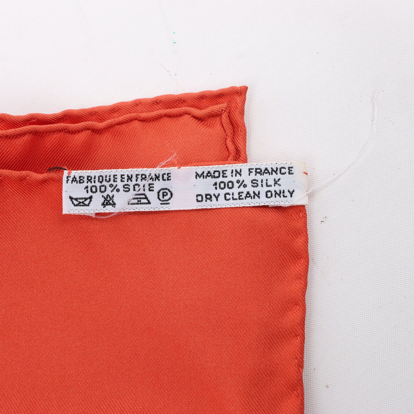Hermès Carré 90 "LES OISEAUX DU ROY" Silk Scarf