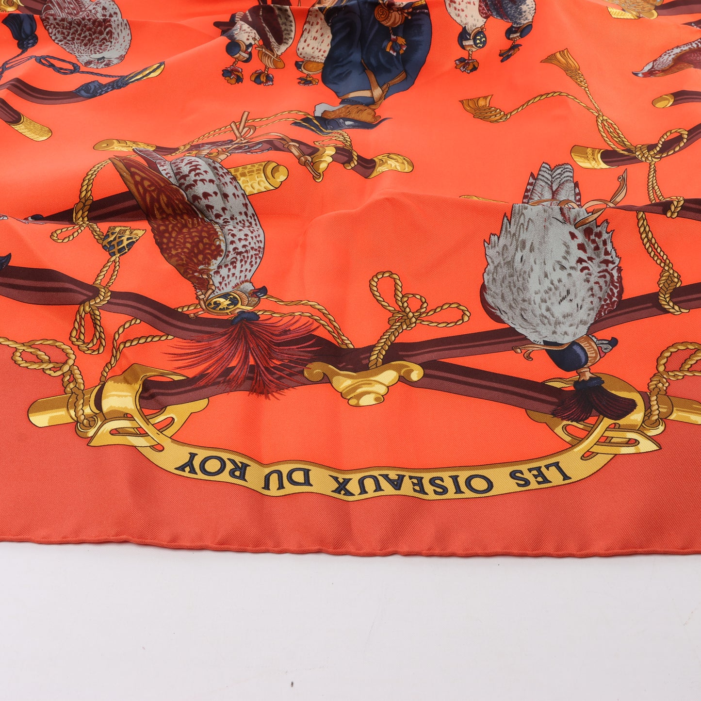 Hermès Carré 90 "LES OISEAUX DU ROY" Silk Scarf