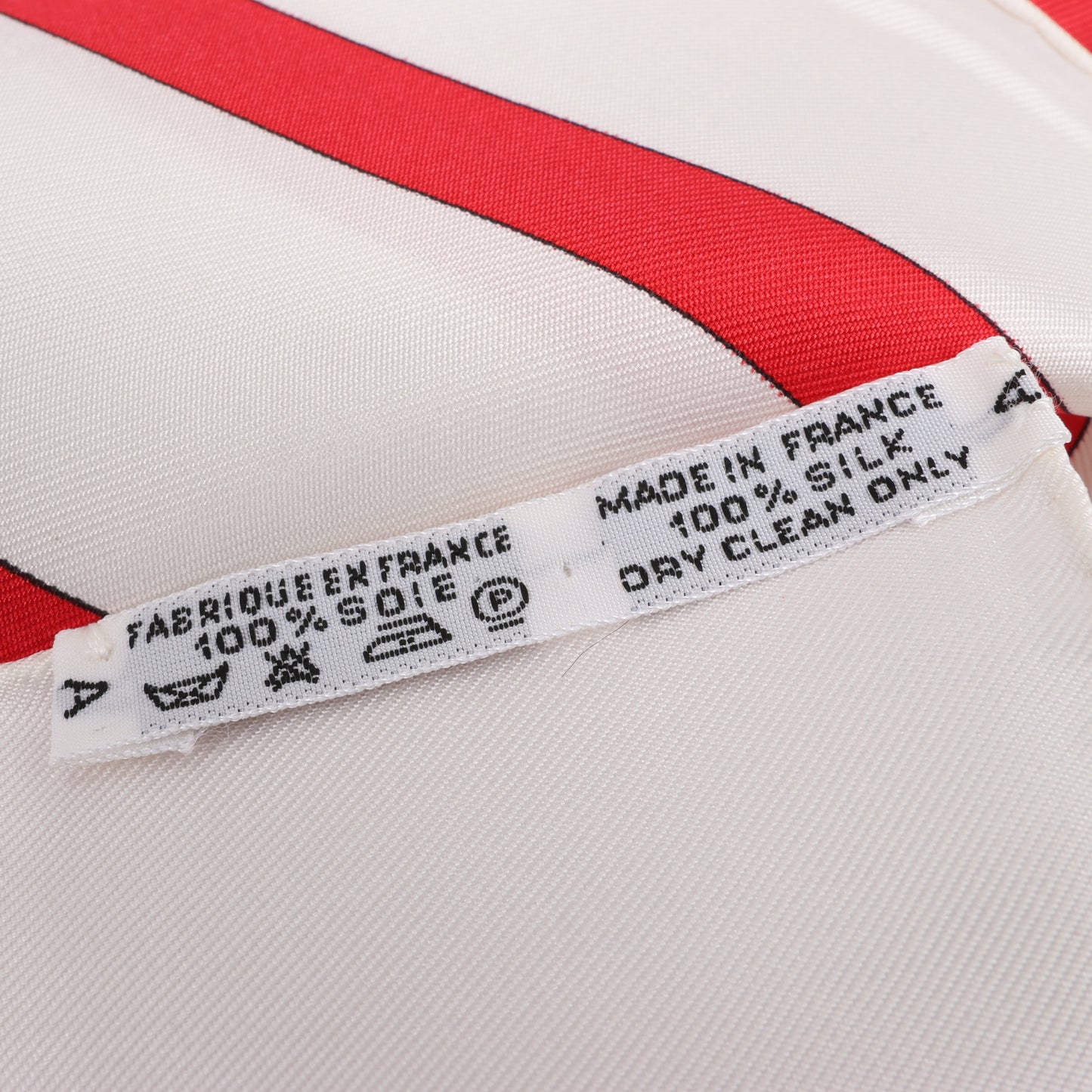 Hermès Carré 90 "SPRINGS" Schal aus 100 % Seide