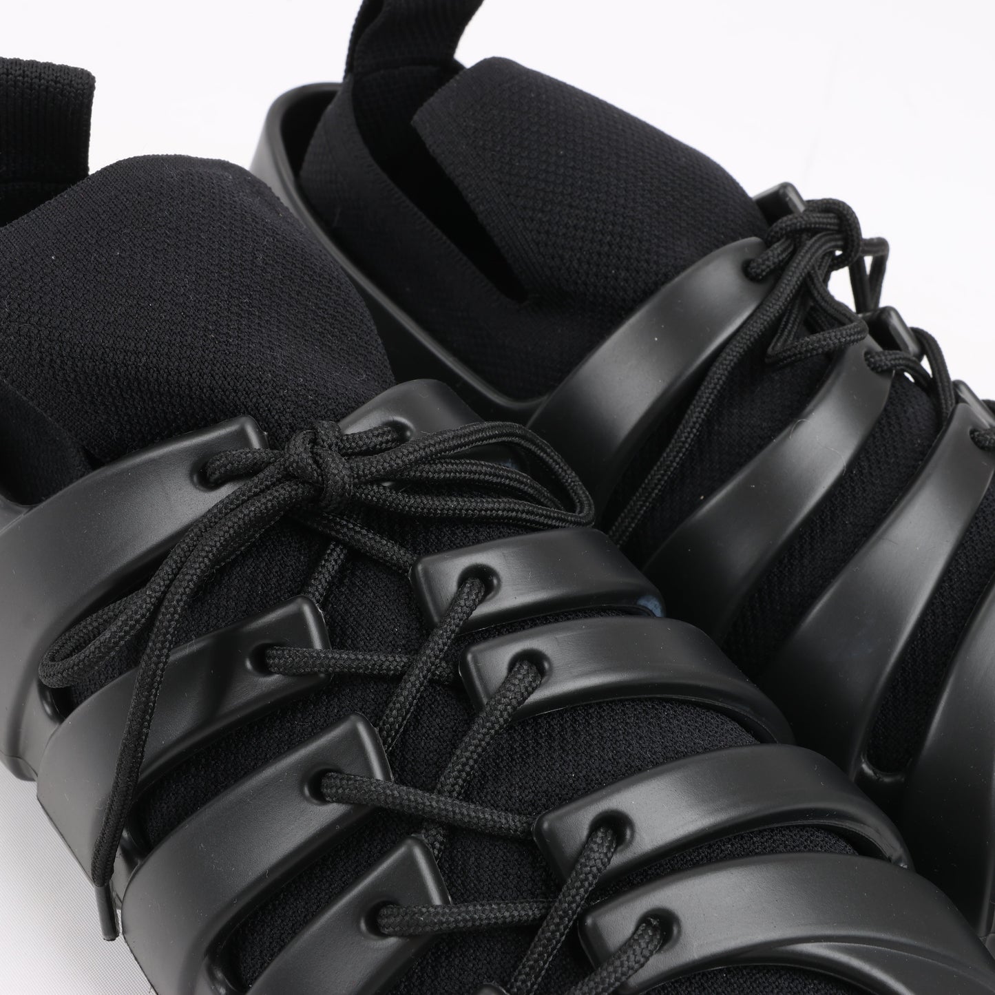 Baskets Bottega Veneta Trails Knit x Rubber noires, pointure 42