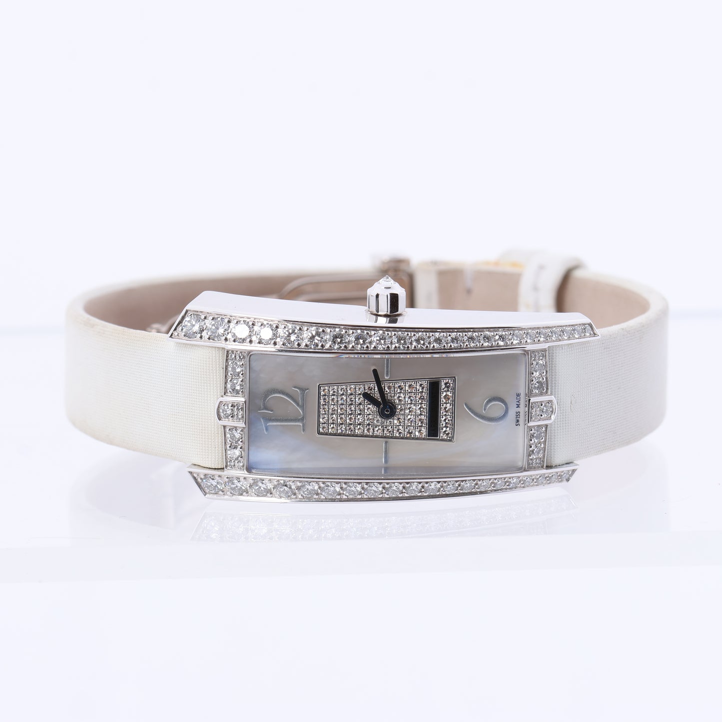 Harry Winston Avenue Traffic AVTQHM21WW002 Crocodile leather x WG QZ MOP Dial Watch