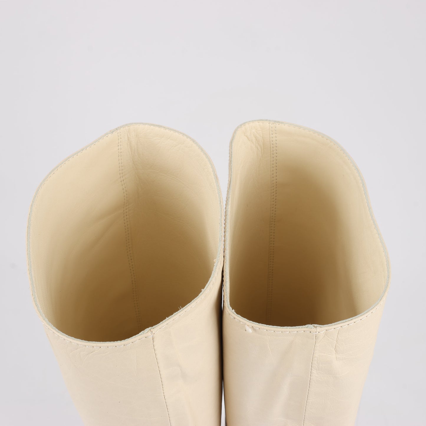 Bottes hautes Chanel Coco Mark Matelasse 06A en cuir ivoire G25325, pointure 38,5 EU