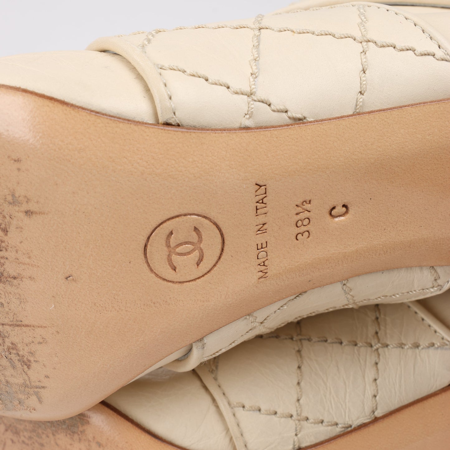 Bottes hautes Chanel Coco Mark Matelasse 06A en cuir ivoire G25325, pointure 38,5 EU