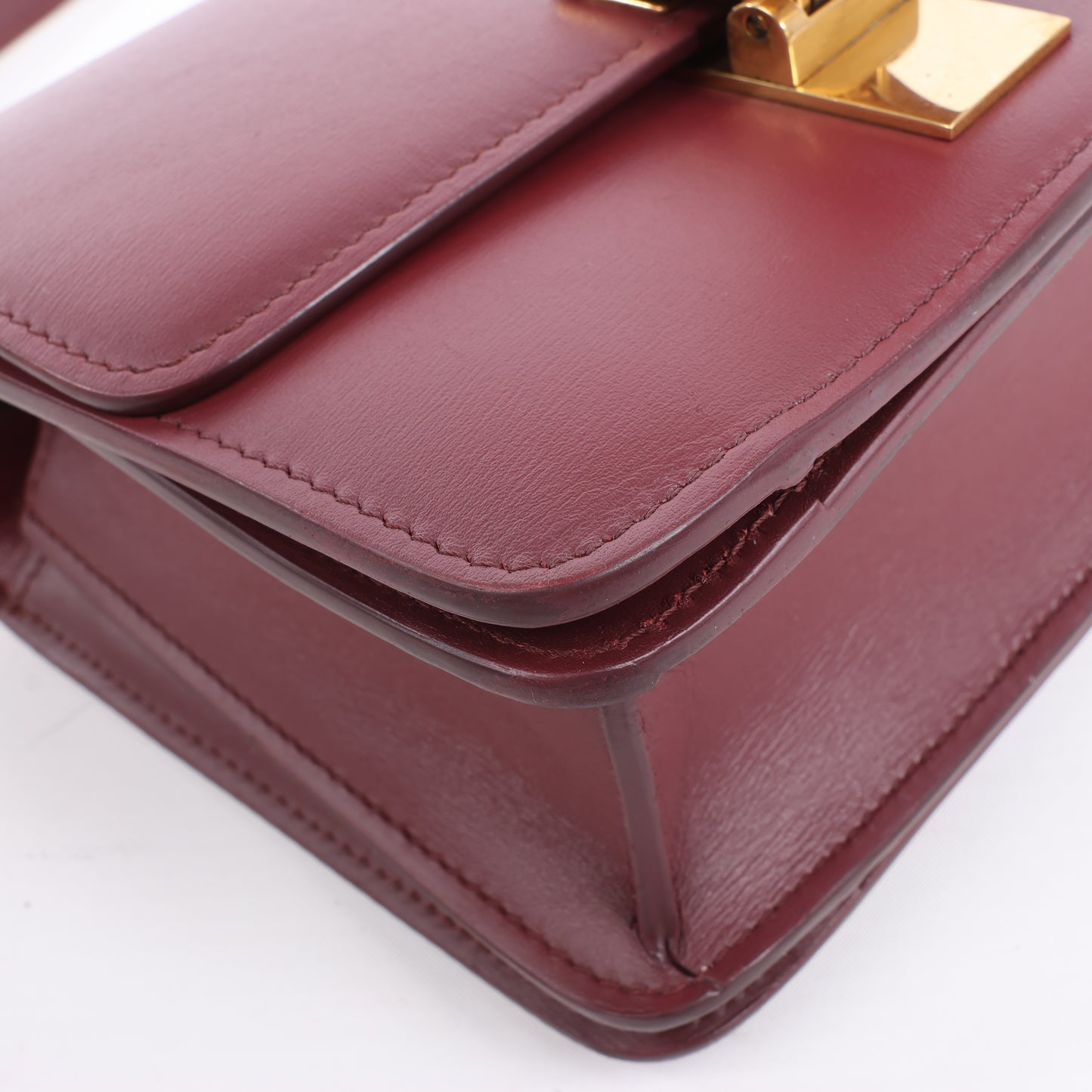 Petit sac à bandoulière en cuir Celine Classic Box bordeaux
