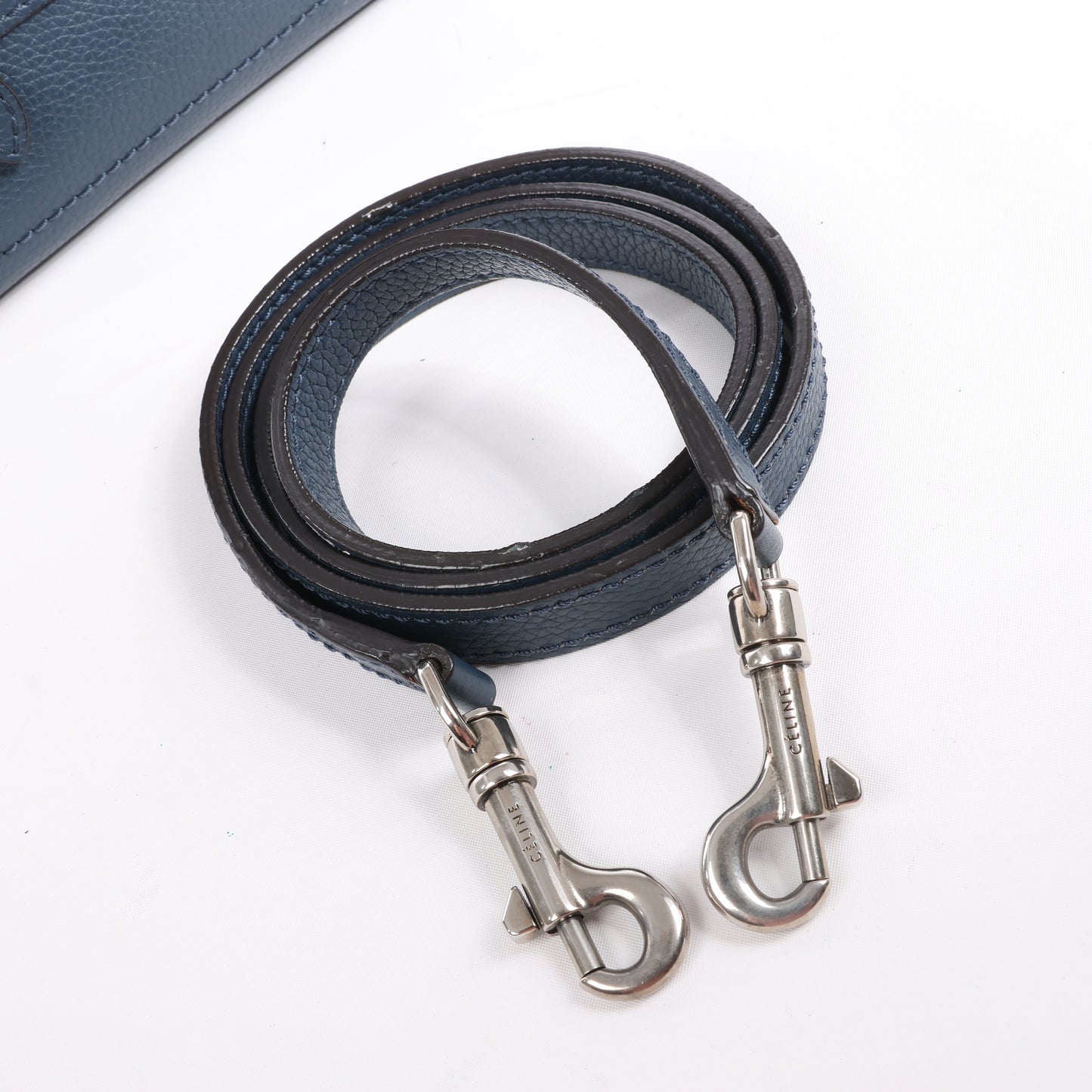 Sac à main double usage en cuir CELINE Nano Luggage bleu marine
