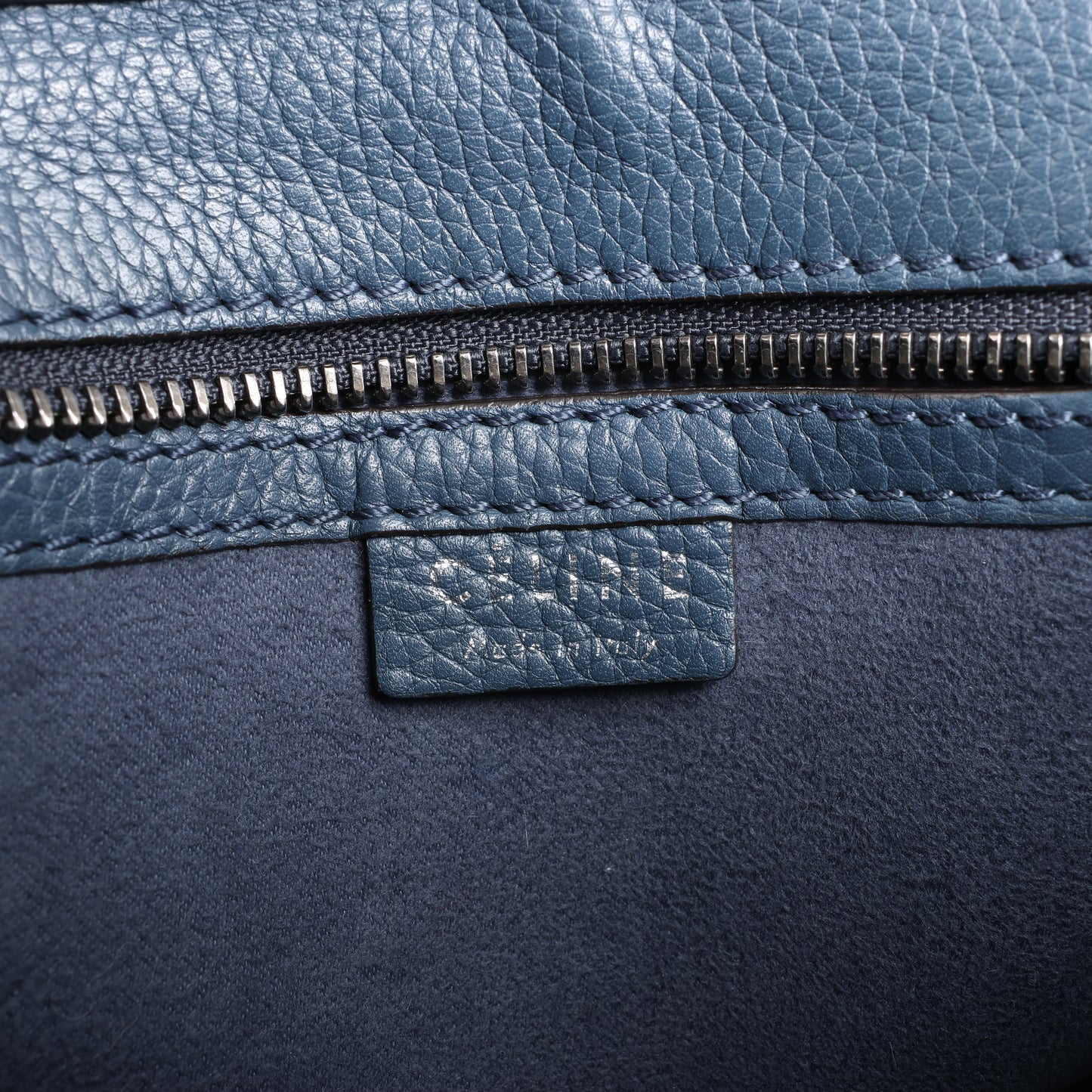 Sac à main double usage en cuir CELINE Nano Luggage bleu marine