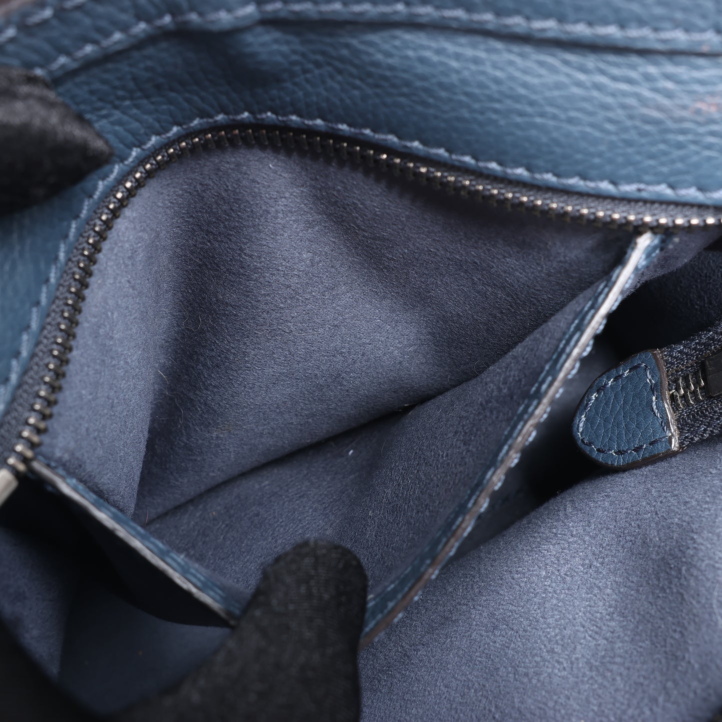 Sac à main double usage en cuir CELINE Nano Luggage bleu marine