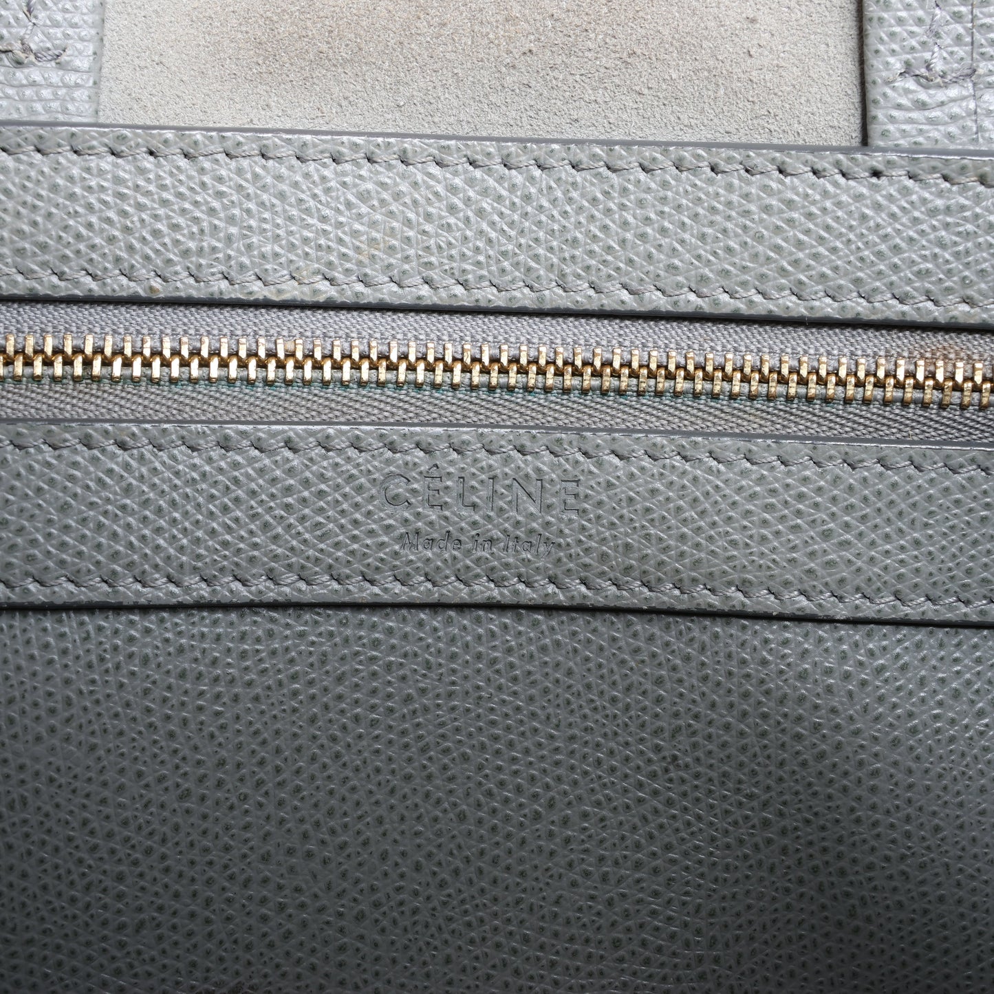Petit sac à main vertical en cuir gris CELINE